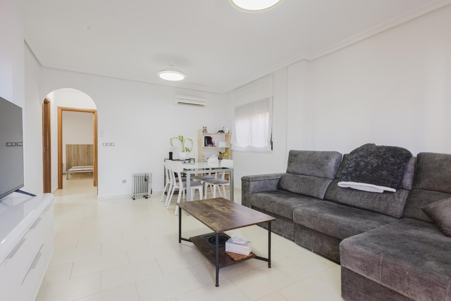 Resale - Villa * - Torrevieja * - Aguas Nuevas *