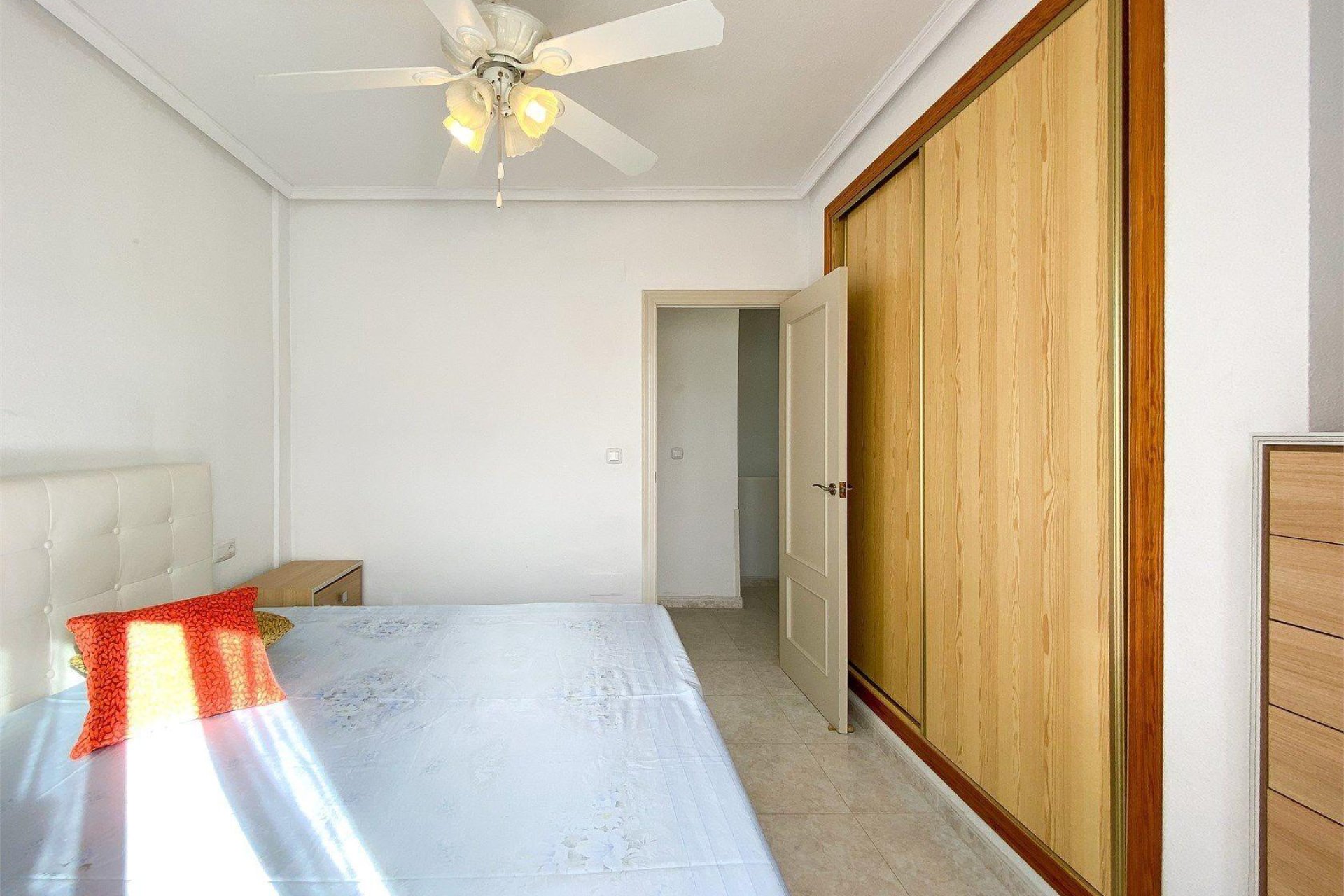 Resale - Villa * - Torrevieja * - Aguas Nuevas *