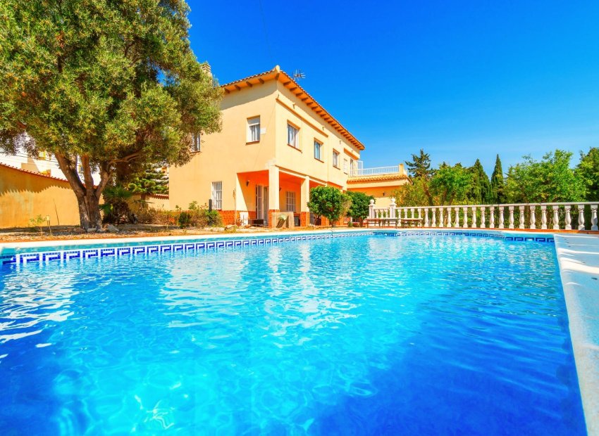 Resale - Villa * - Torrevieja * - Cala de cabo cervera