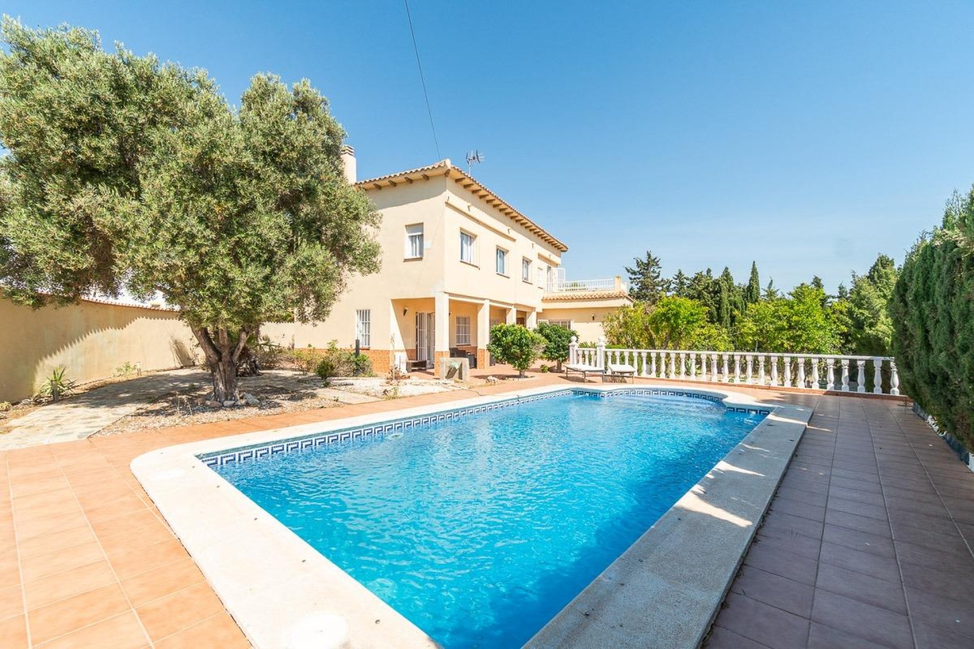 Resale - Villa * - Torrevieja * - Cala de cabo cervera