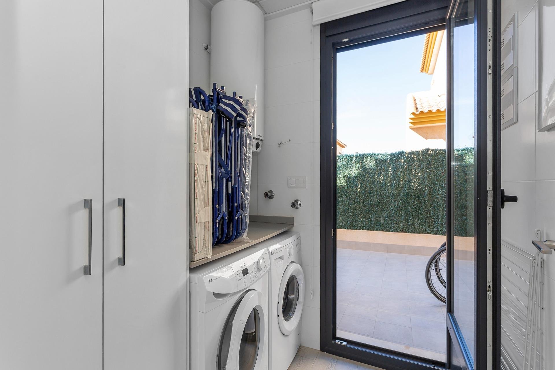 Resale - Villa * - Torrevieja - Costa Blanca