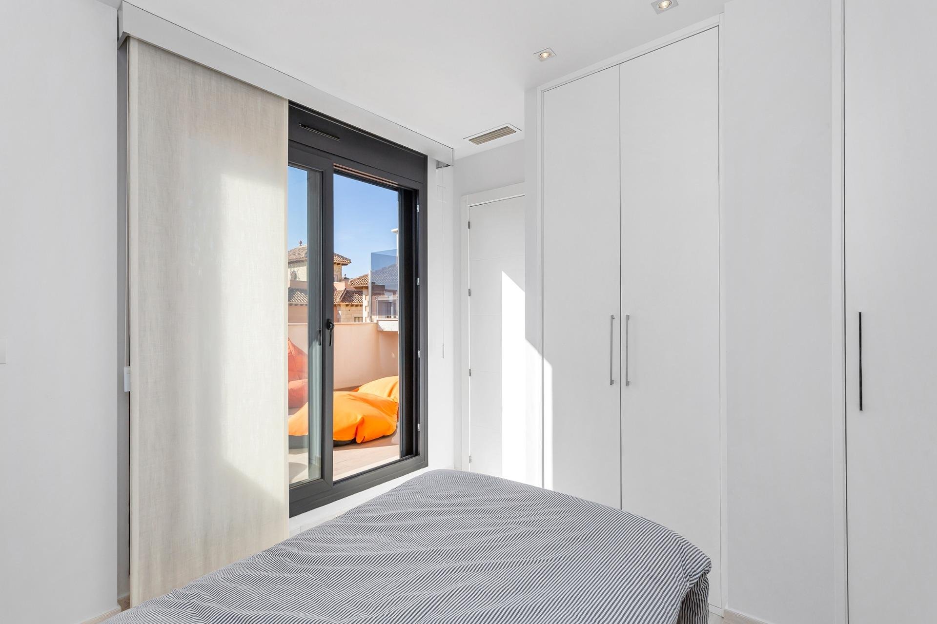 Resale - Villa * - Torrevieja - Costa Blanca