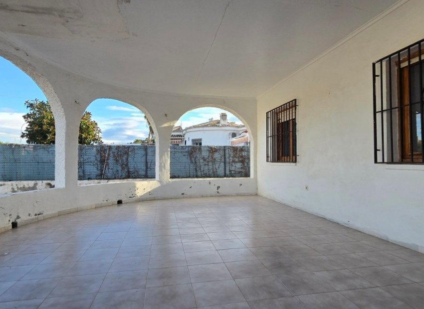 Resale - Villa * - Torrevieja * - El Chaparal