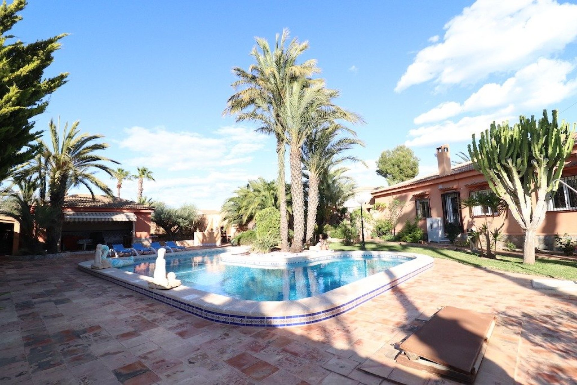 Resale - Villa - Torrevieja - El Chaparral