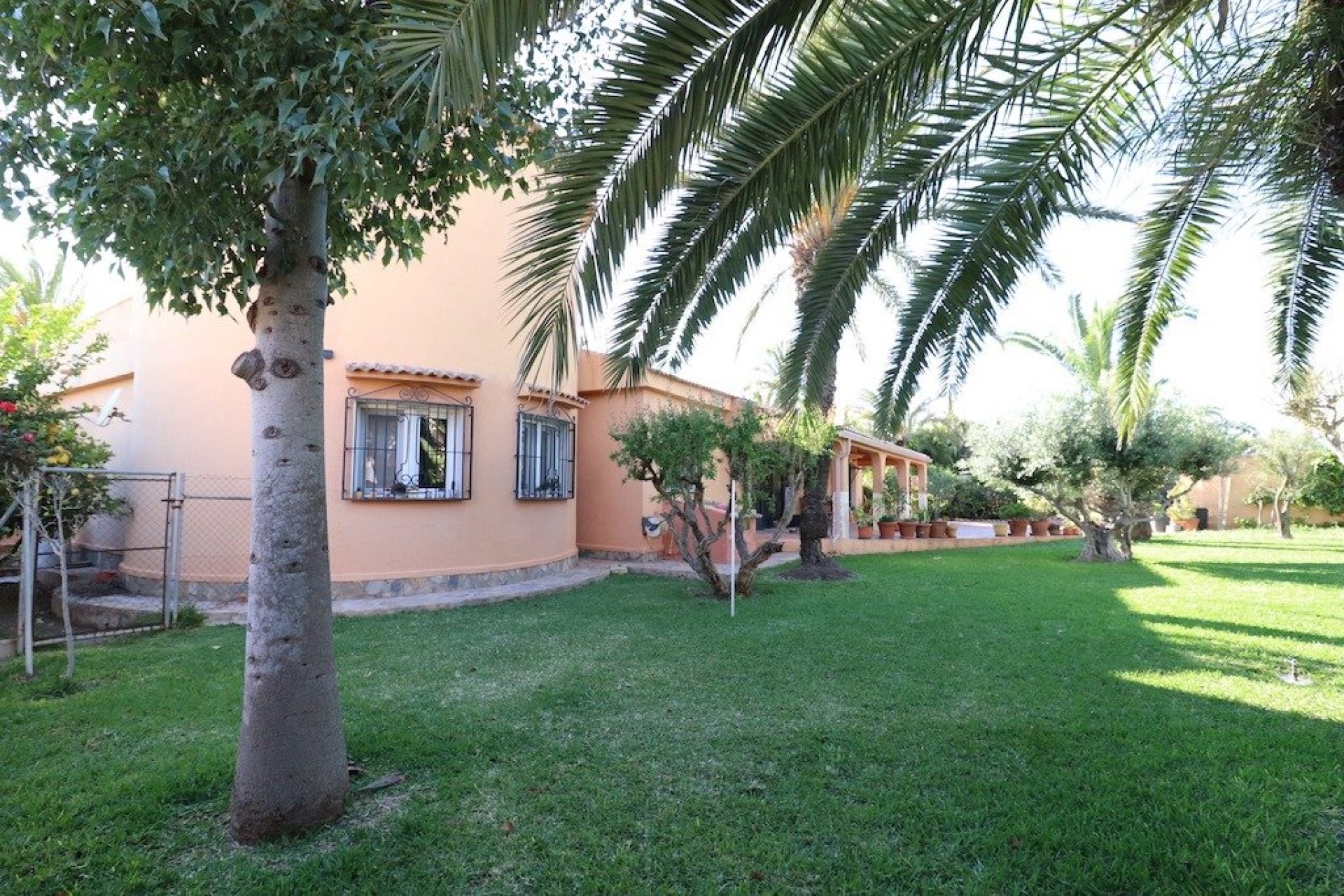 Resale - Villa - Torrevieja - El Chaparral