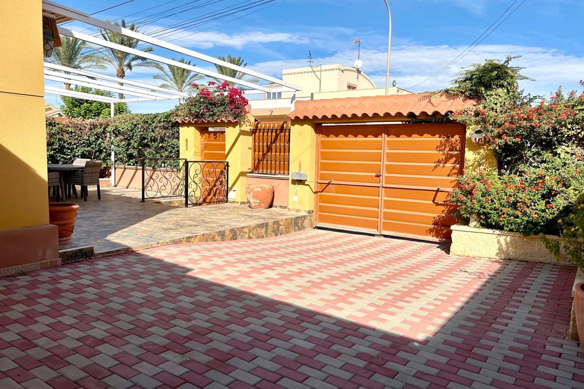 Resale - Villa - Torrevieja - El Chaparral