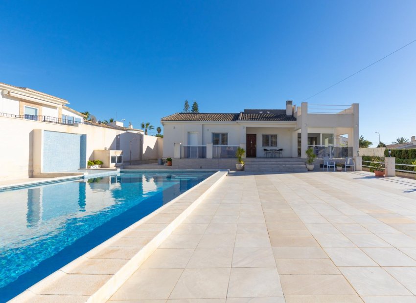 Resale - Villa - Torrevieja - El Chaparral