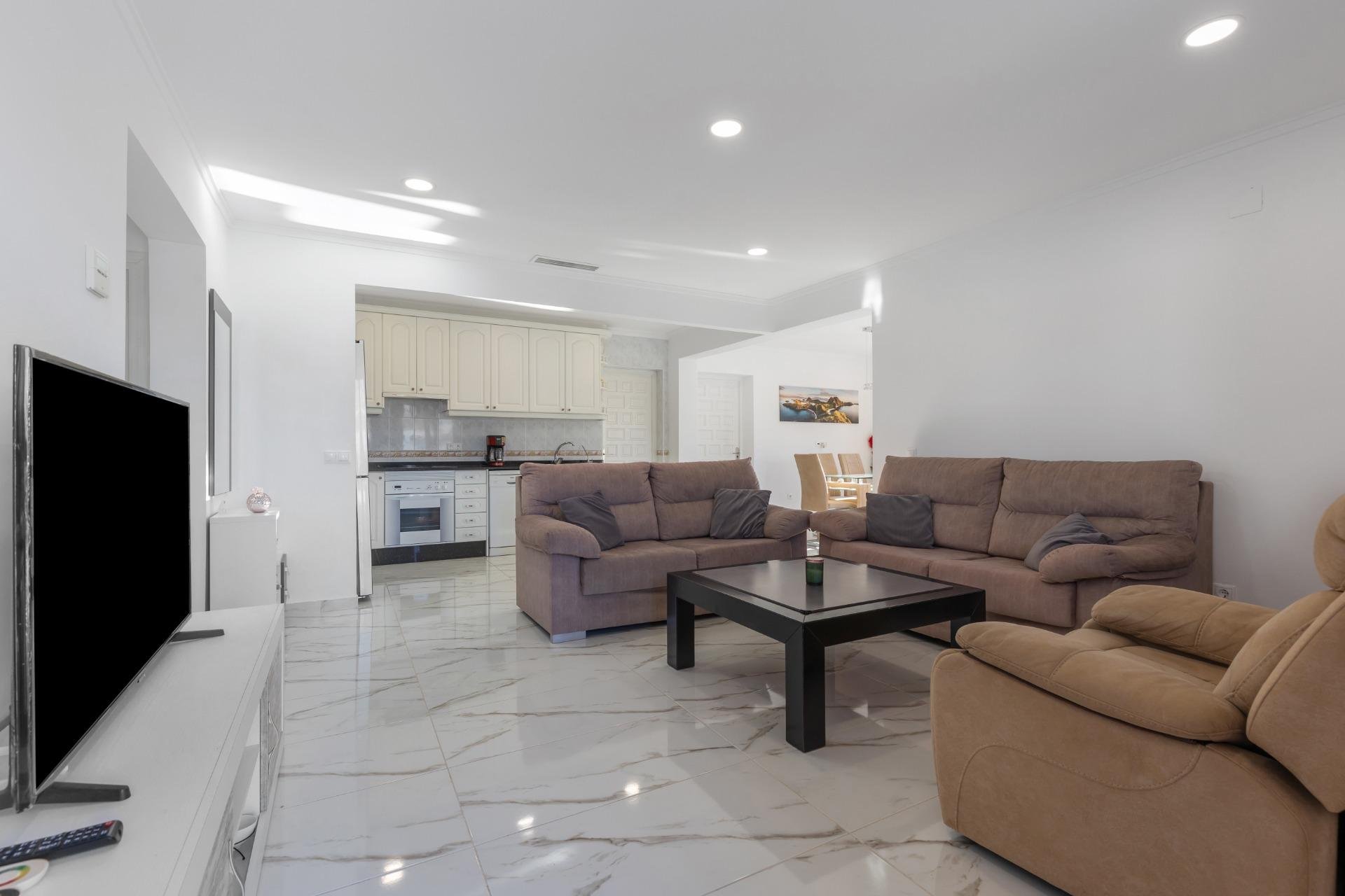 Resale - Villa - Torrevieja - El Chaparral