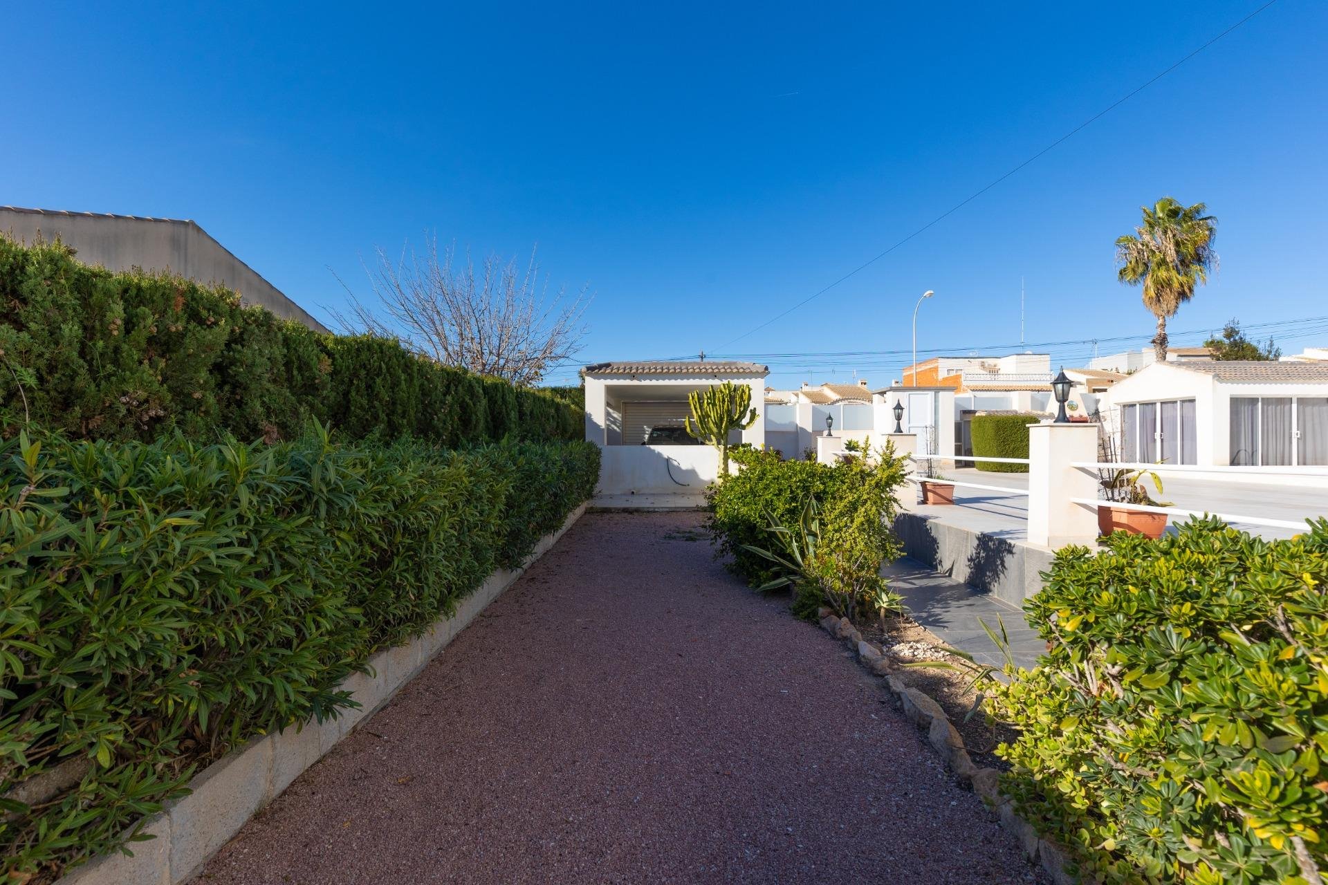 Resale - Villa - Torrevieja - El Chaparral