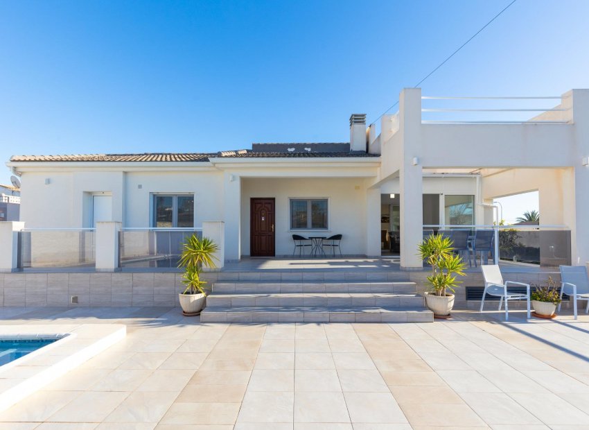 Resale - Villa - Torrevieja - El Chaparral