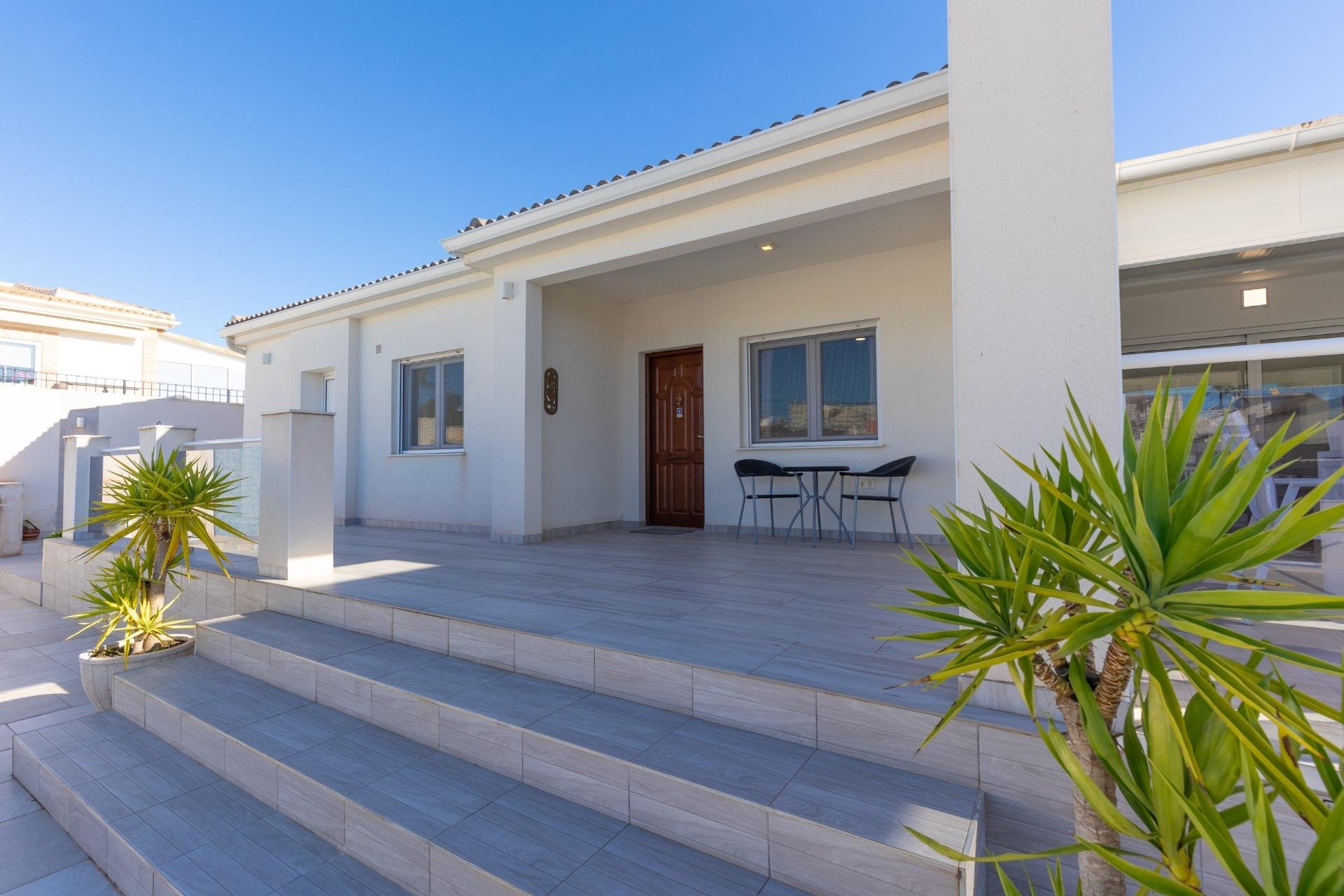 Resale - Villa - Torrevieja - El Chaparral