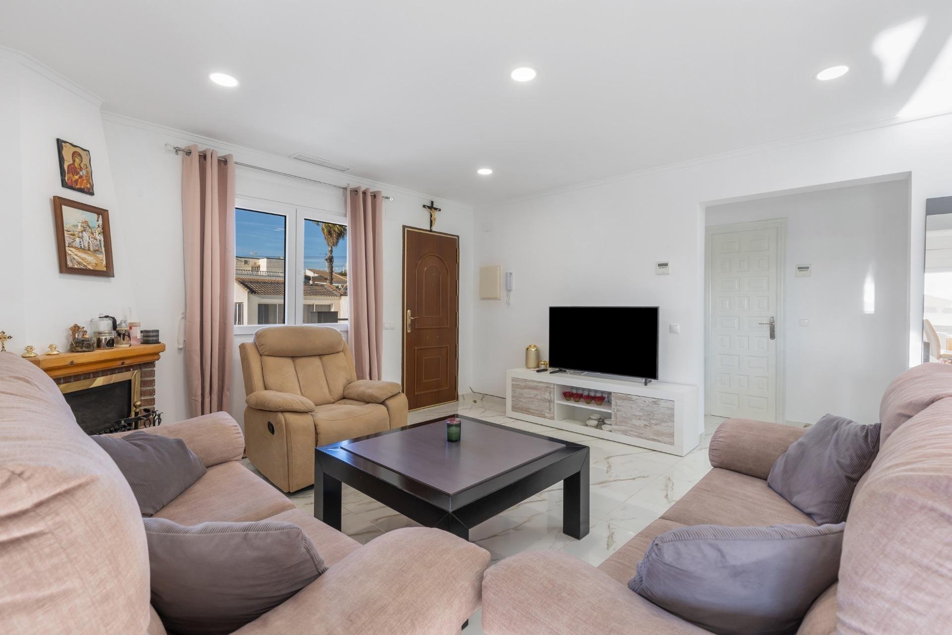 Resale - Villa - Torrevieja - El Chaparral