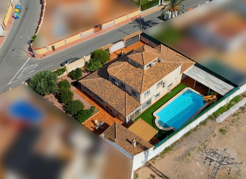 Resale - Villa * - Torrevieja - El chaparral *