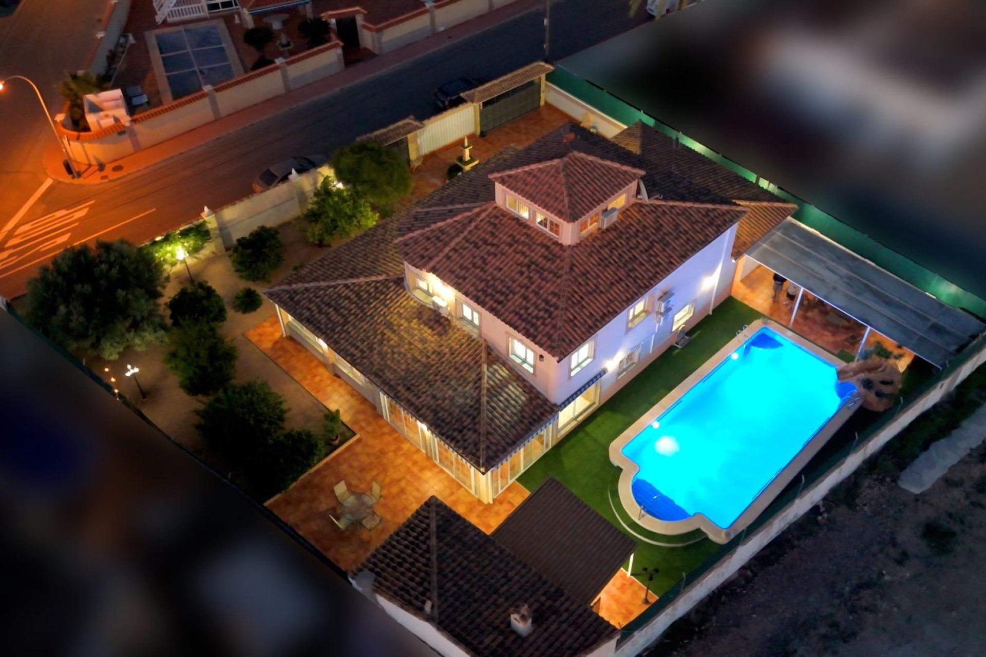 Resale - Villa * - Torrevieja - El chaparral *
