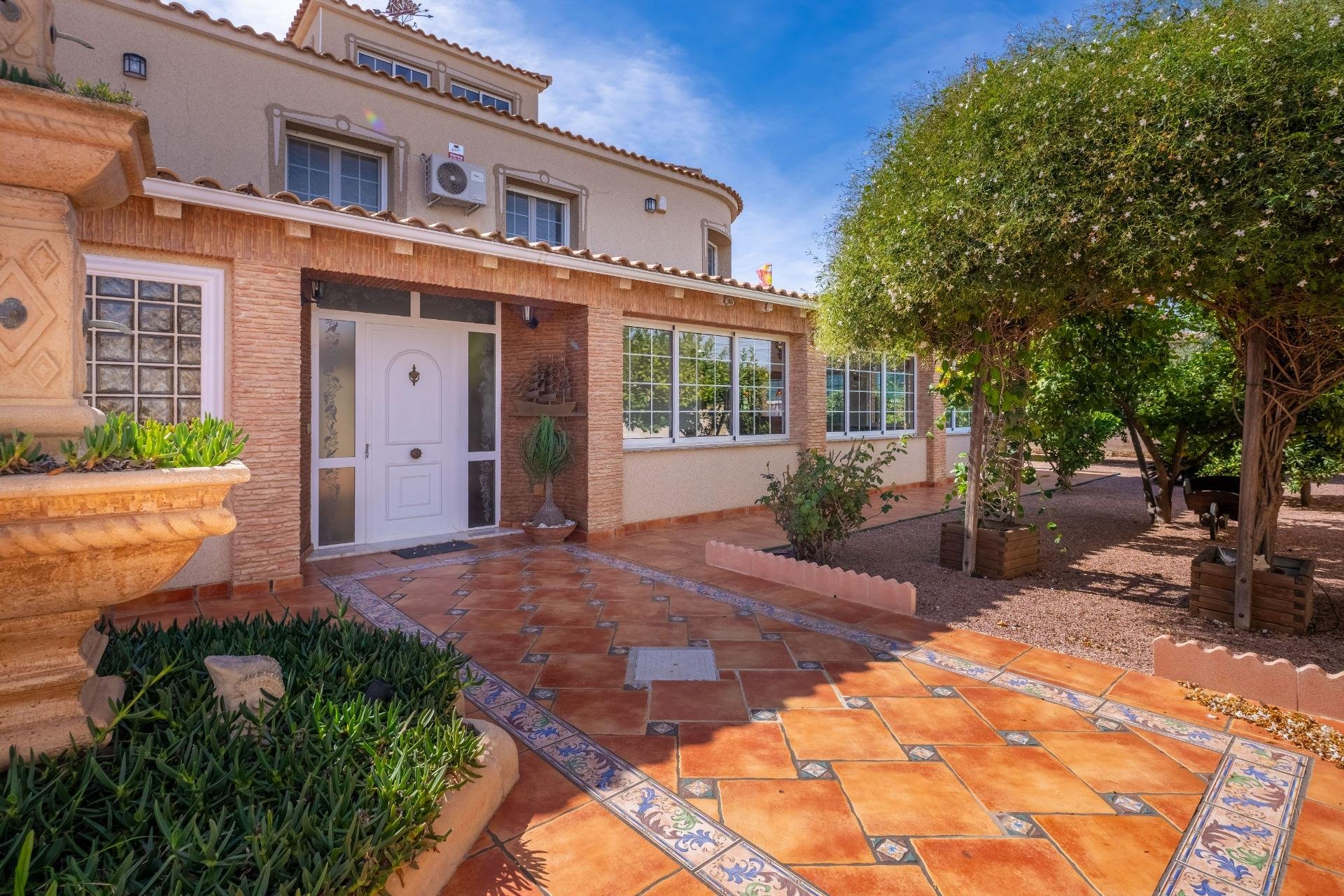 Resale - Villa * - Torrevieja - El chaparral *