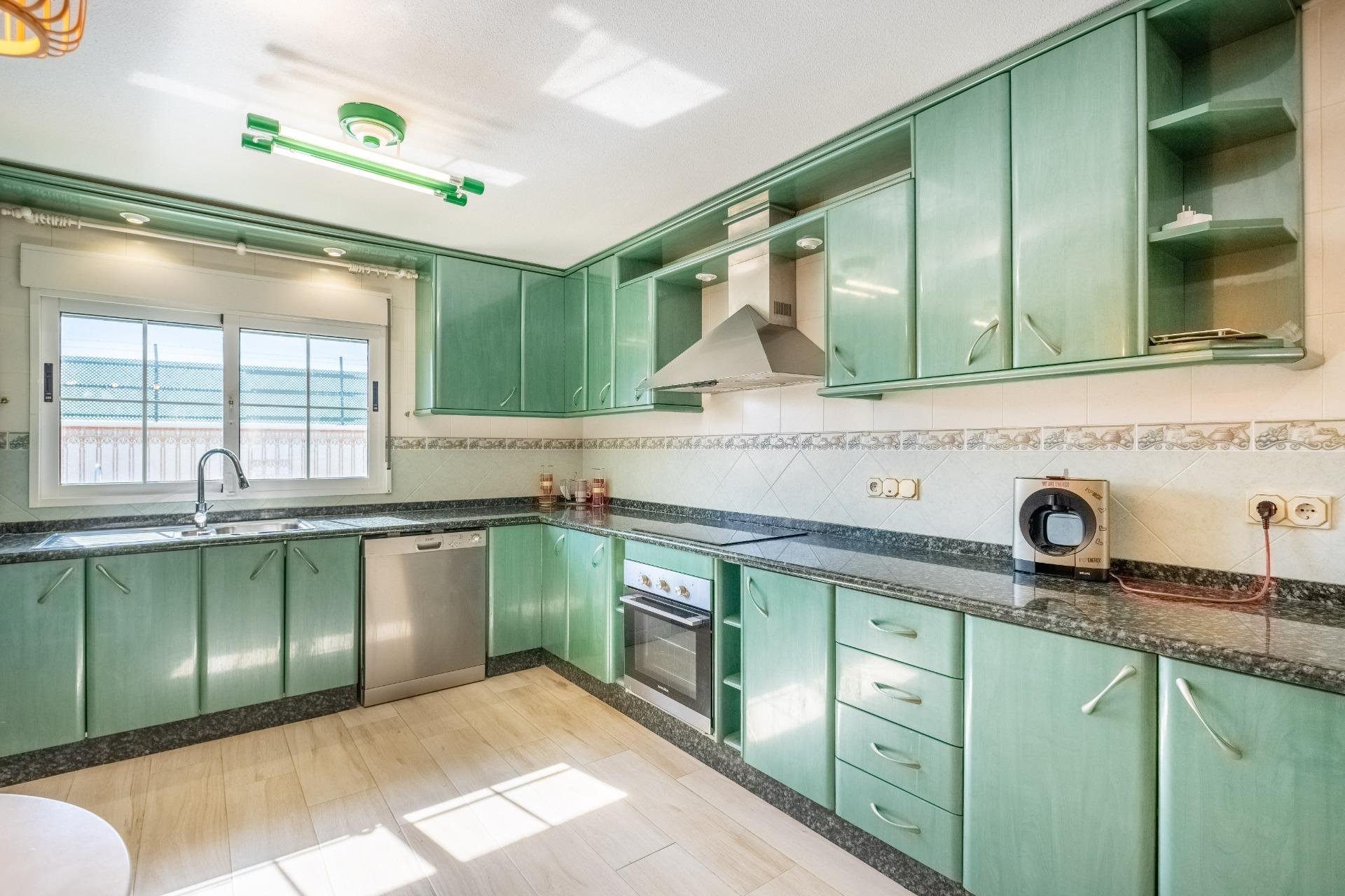 Resale - Villa * - Torrevieja - El chaparral *