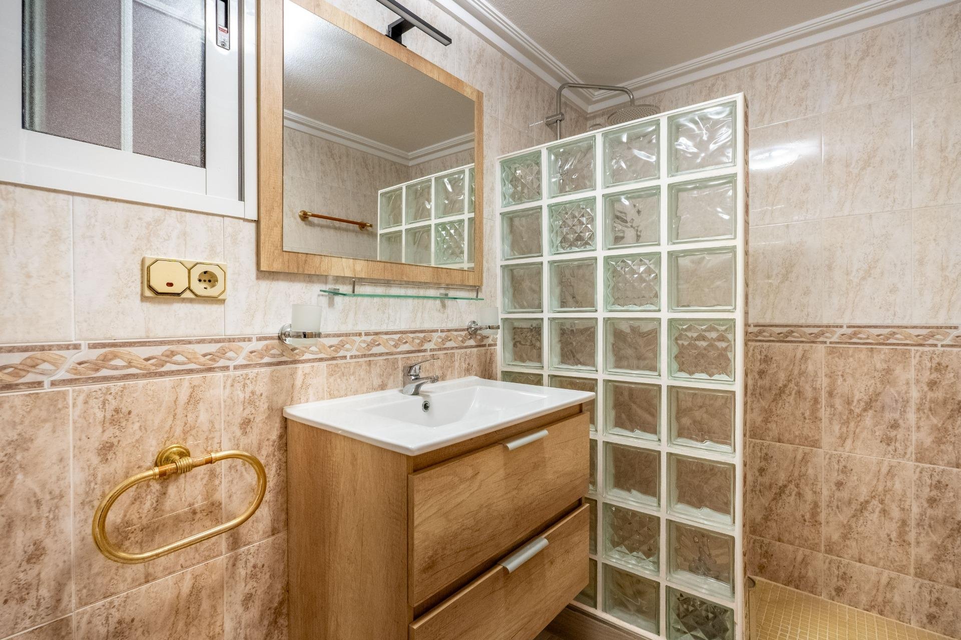 Resale - Villa * - Torrevieja - El chaparral *