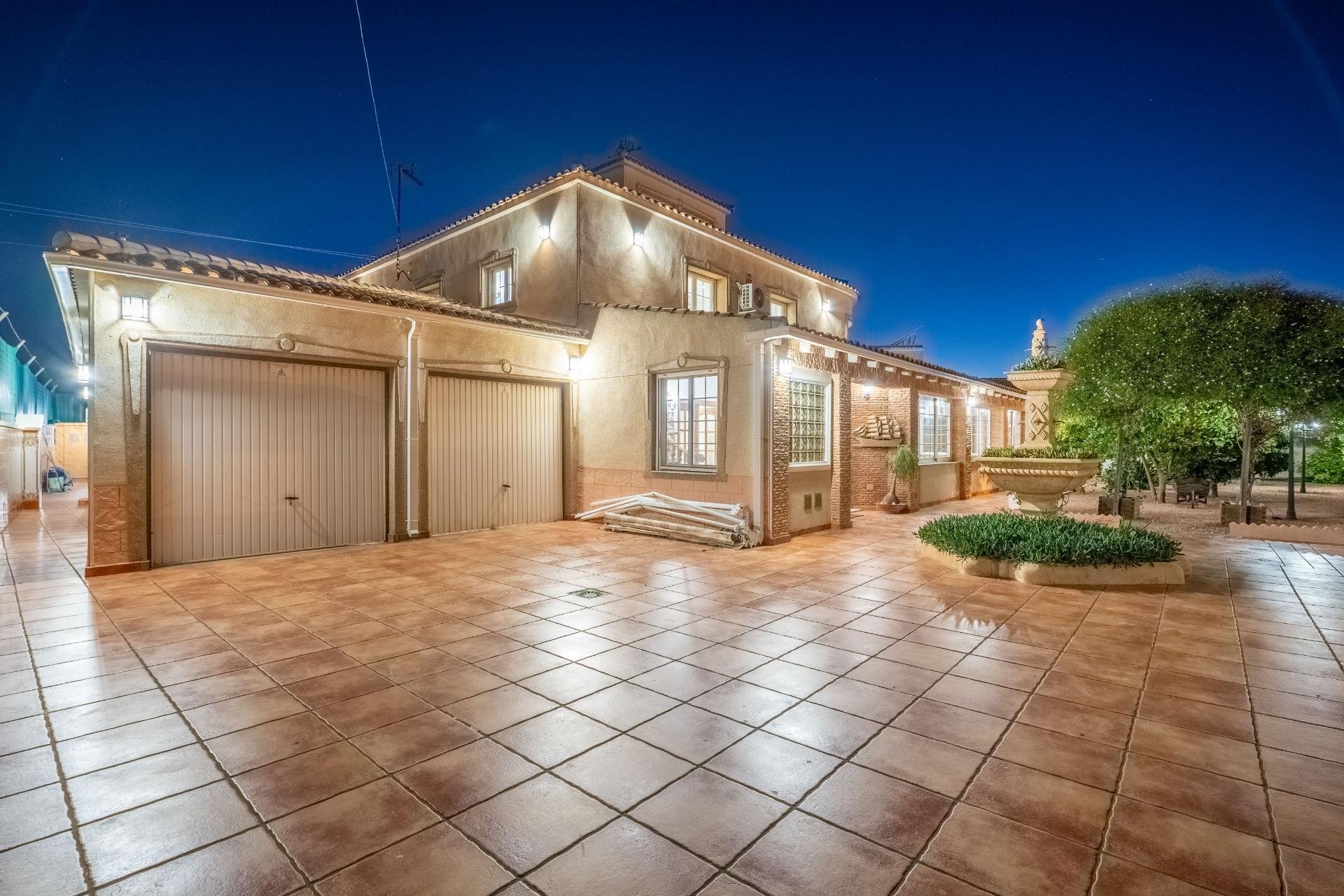 Resale - Villa * - Torrevieja - El chaparral *