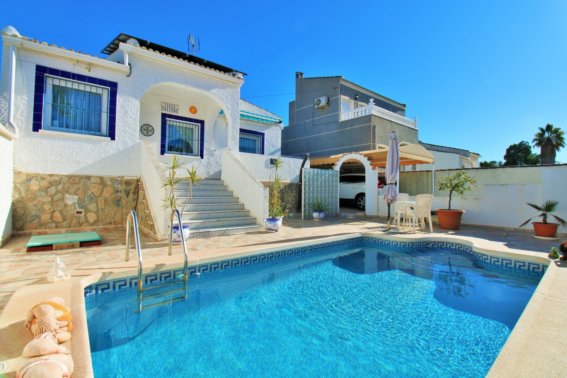 Resale - Villa * - Torrevieja - El chaparral *