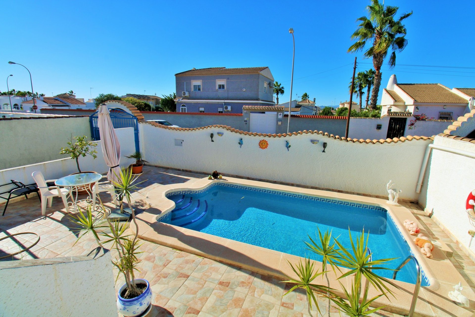 Resale - Villa * - Torrevieja - El chaparral *