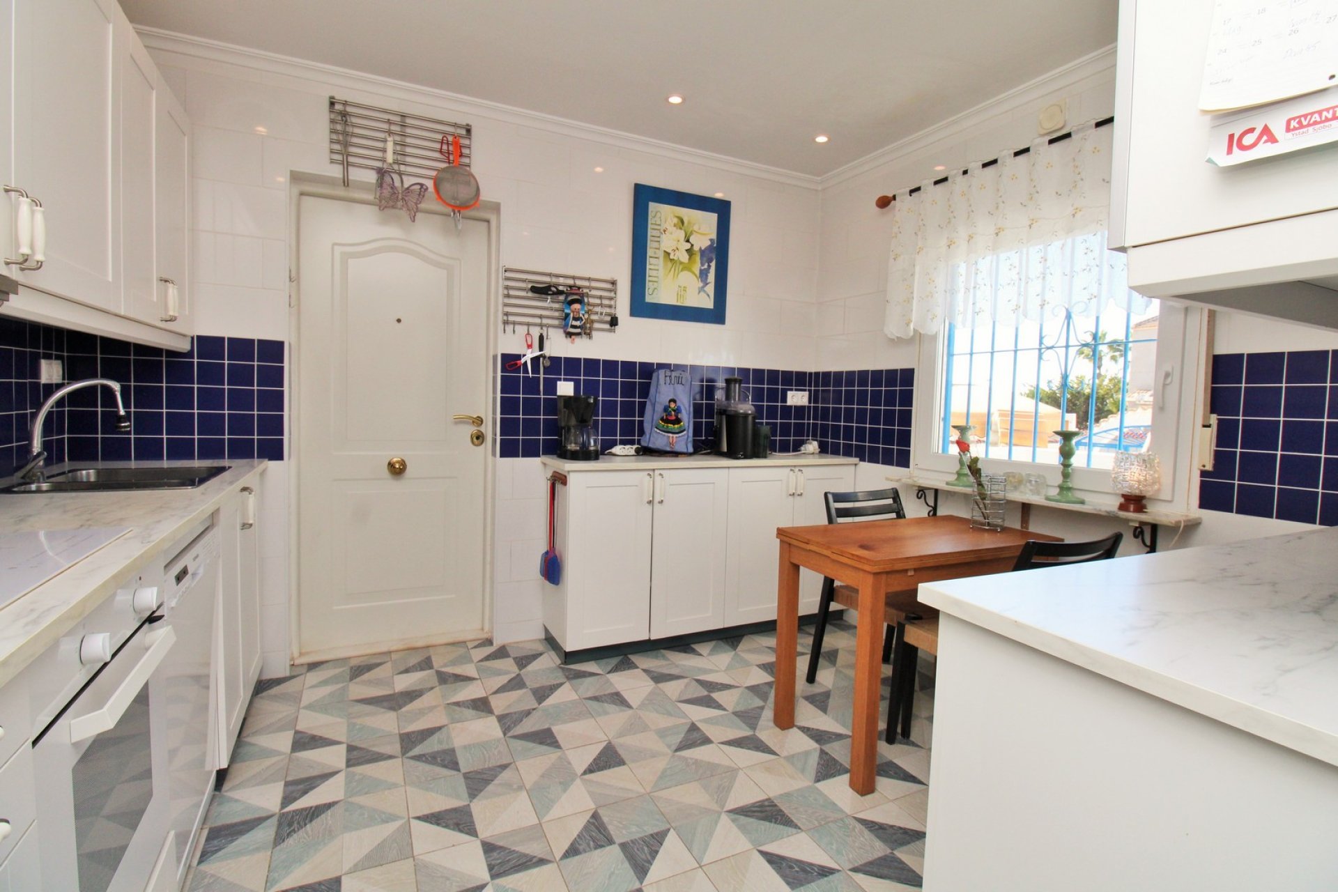 Resale - Villa * - Torrevieja - El chaparral *