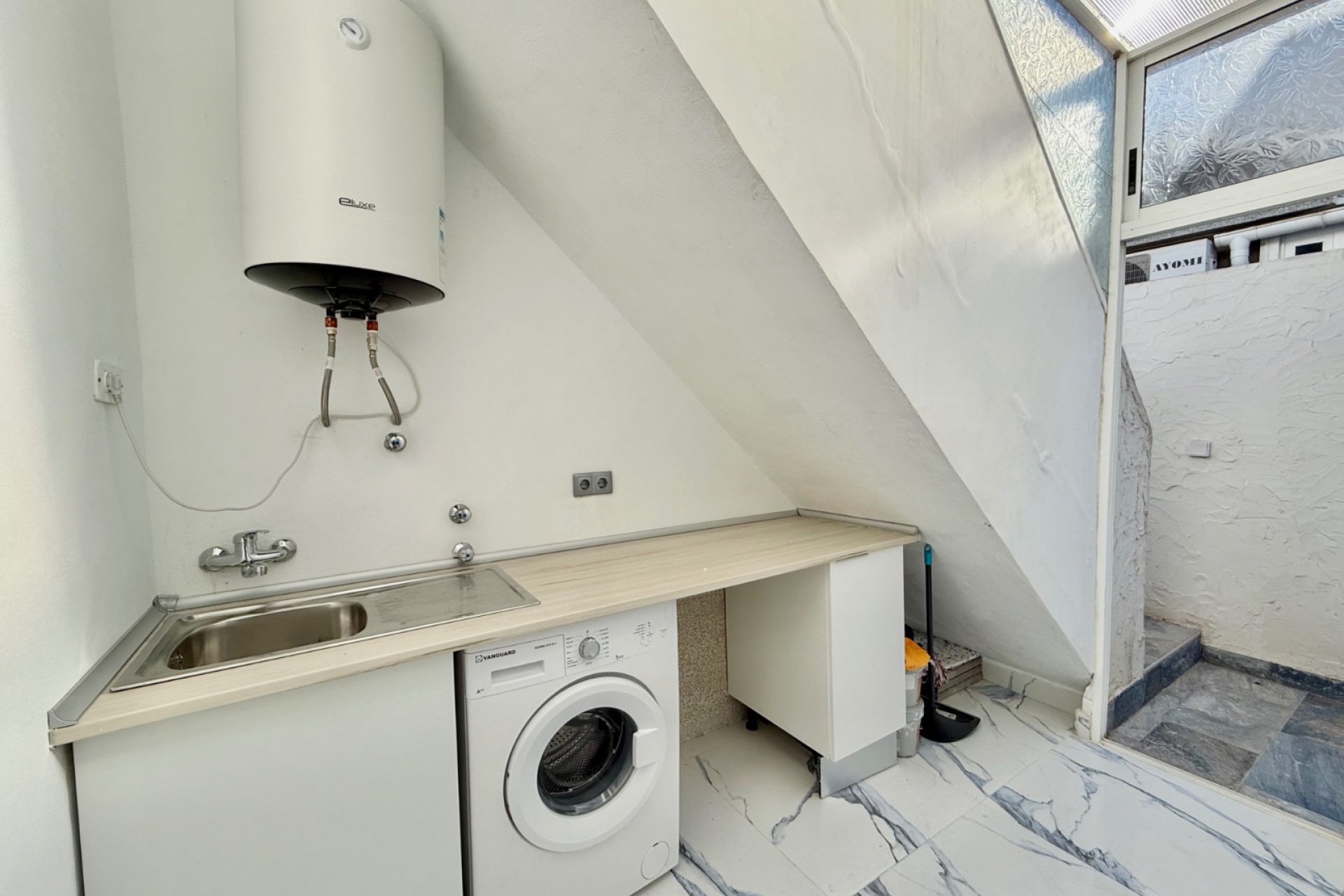 Resale - Villa * - Torrevieja * - El chaparral *