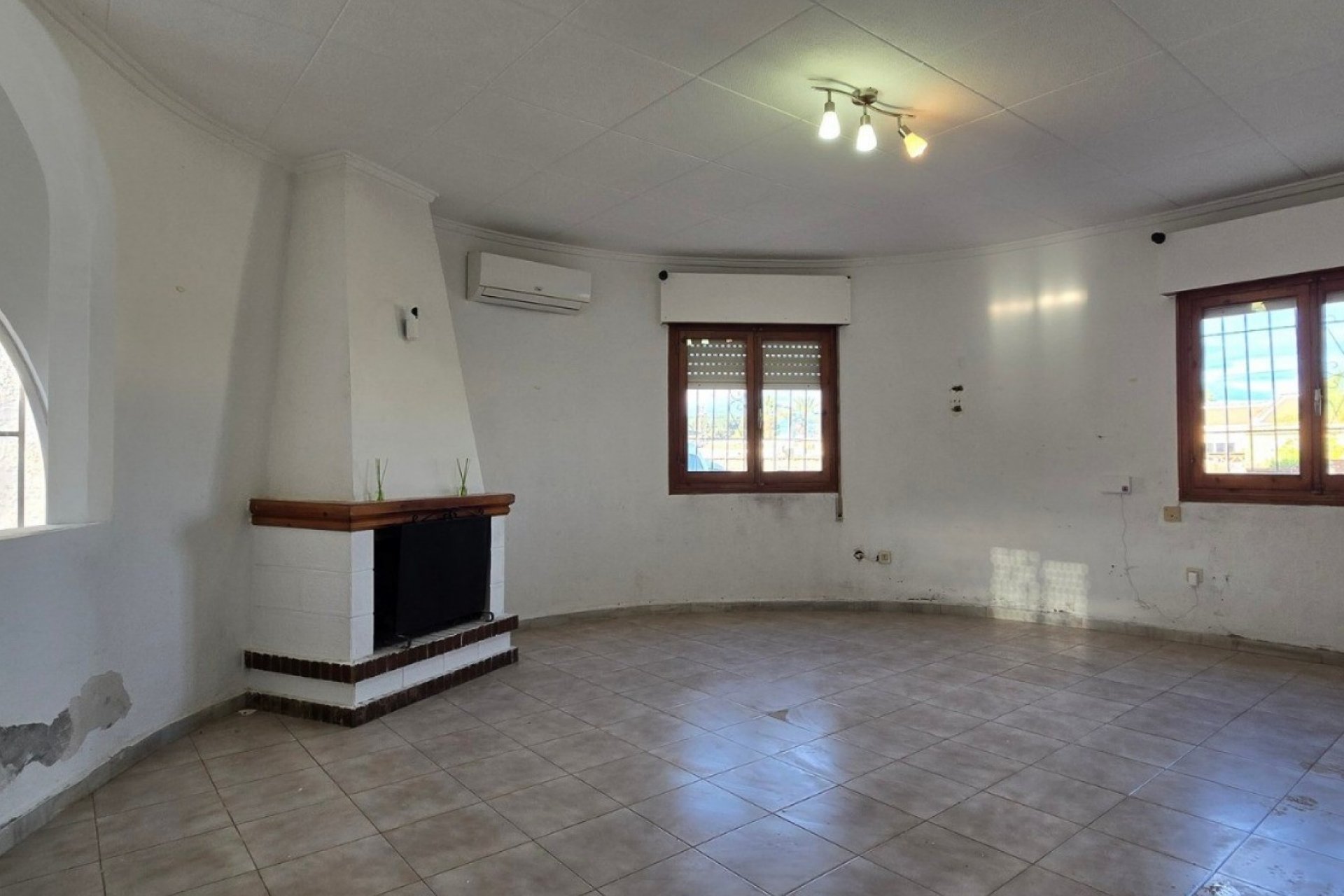 Resale - Villa * - Torrevieja * - El chaparral *