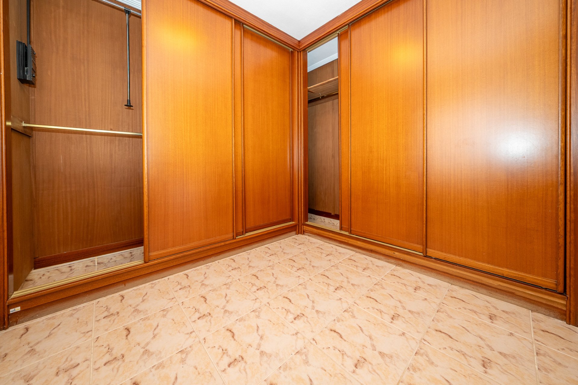 Resale - Villa * - Torrevieja * - El chaparral *