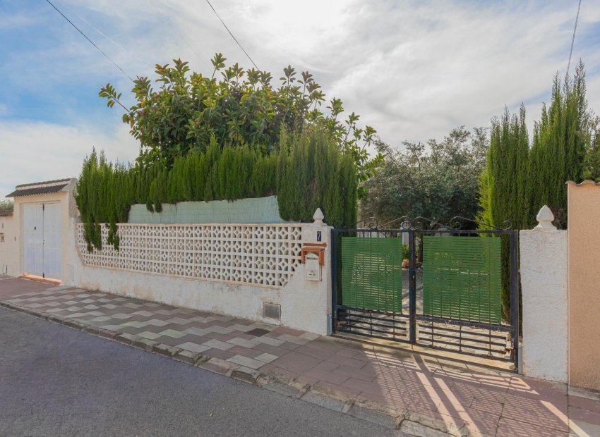 Resale - Villa * - Torrevieja * - El chaparral *