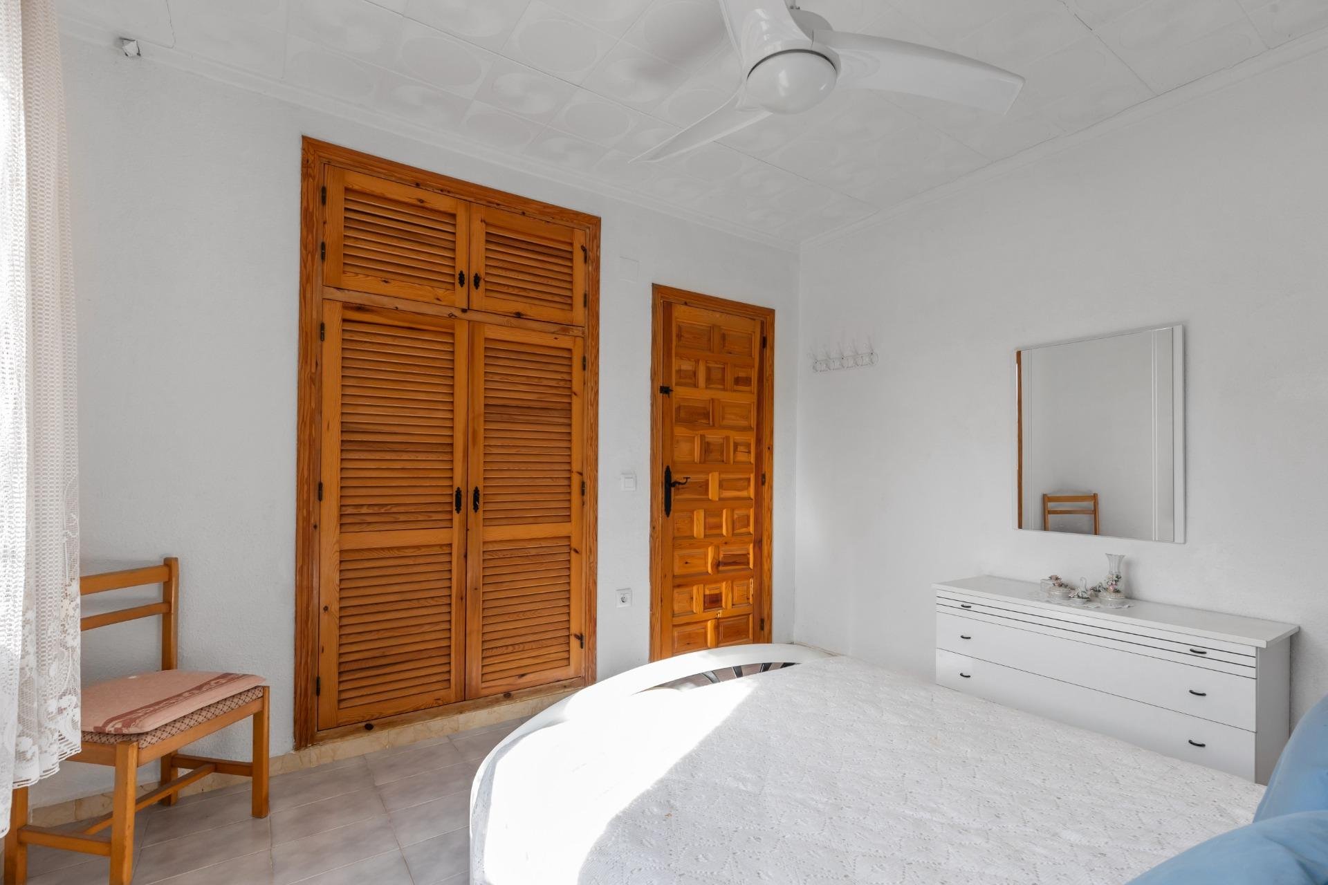 Resale - Villa * - Torrevieja * - El chaparral *