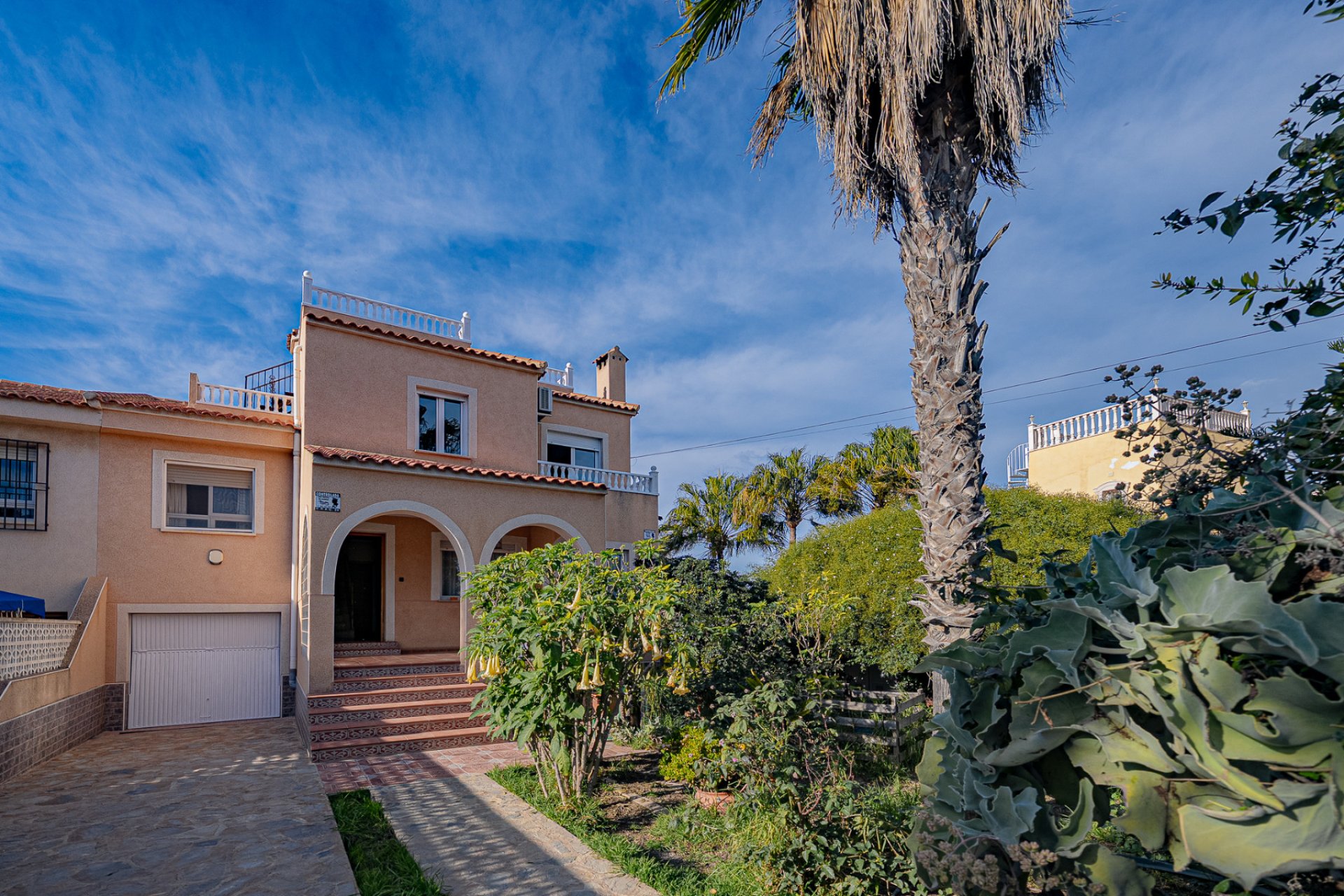 Resale - Villa * - Torrevieja * - El chaparral *