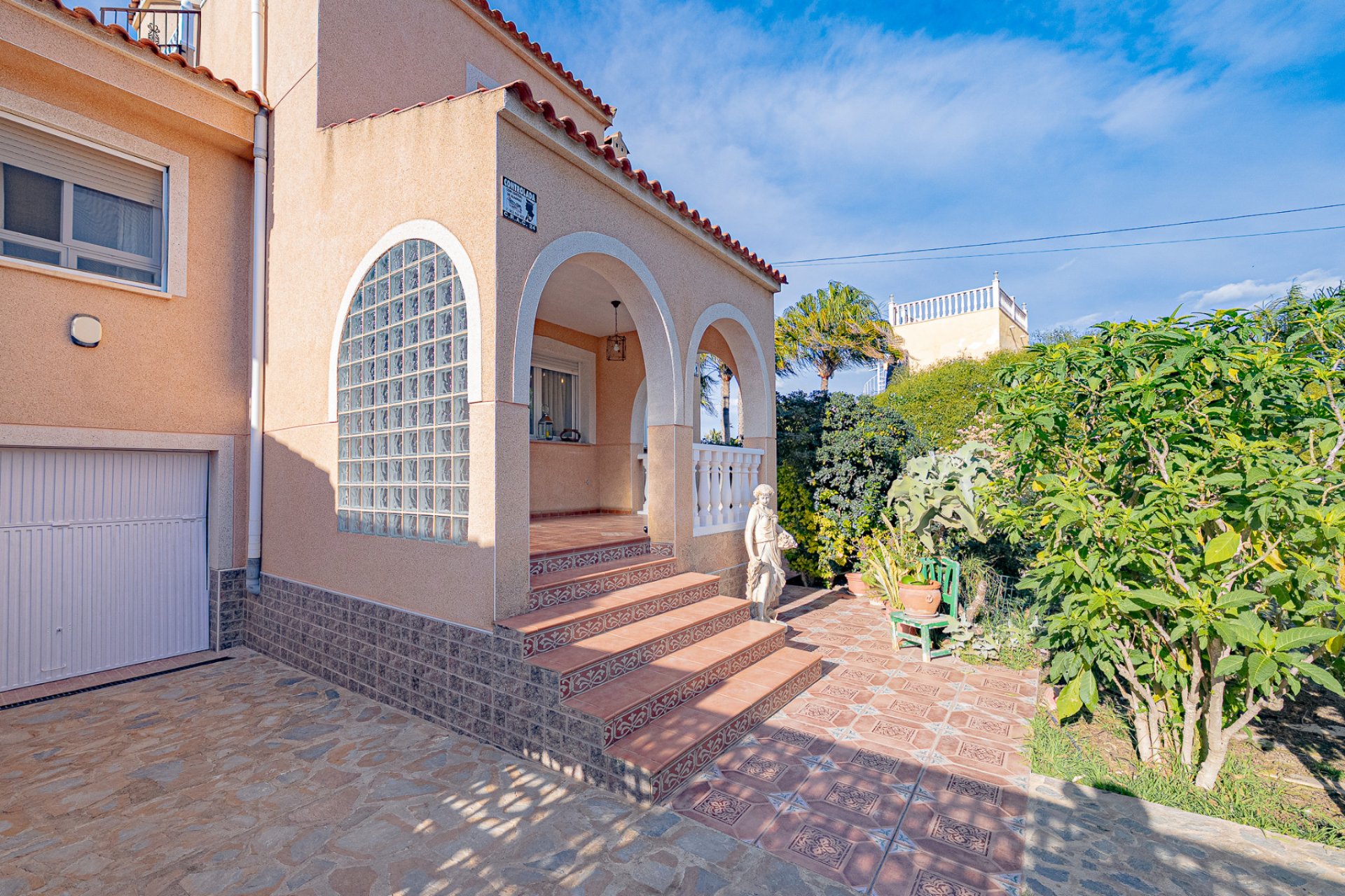 Resale - Villa * - Torrevieja * - El chaparral *