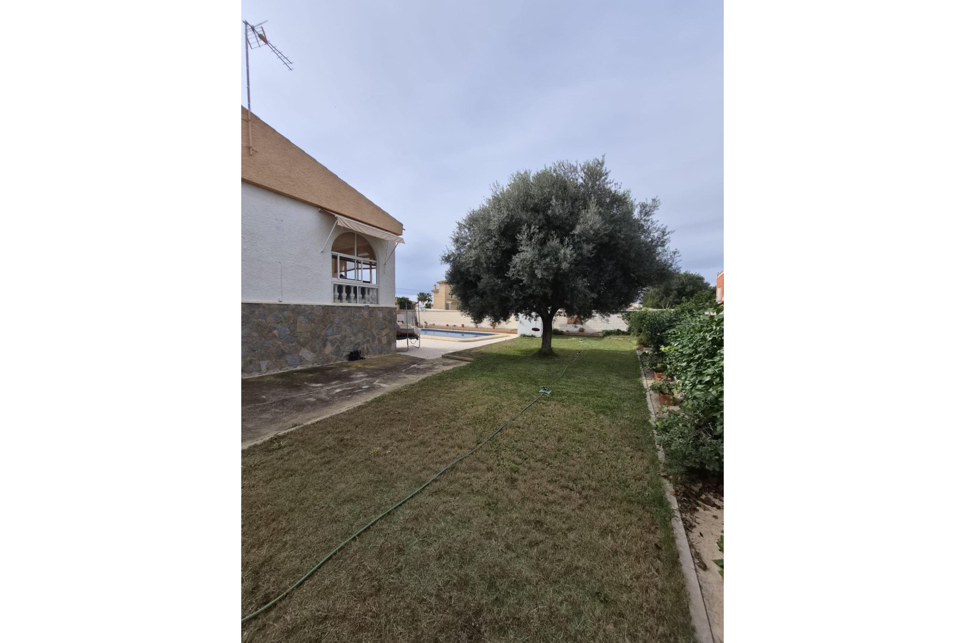Resale - Villa * - Torrevieja * - El chaparral *