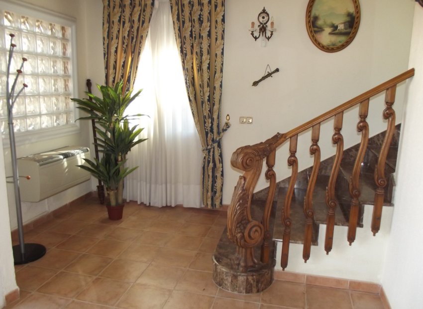 Resale - Villa - Torrevieja - El Chaparral