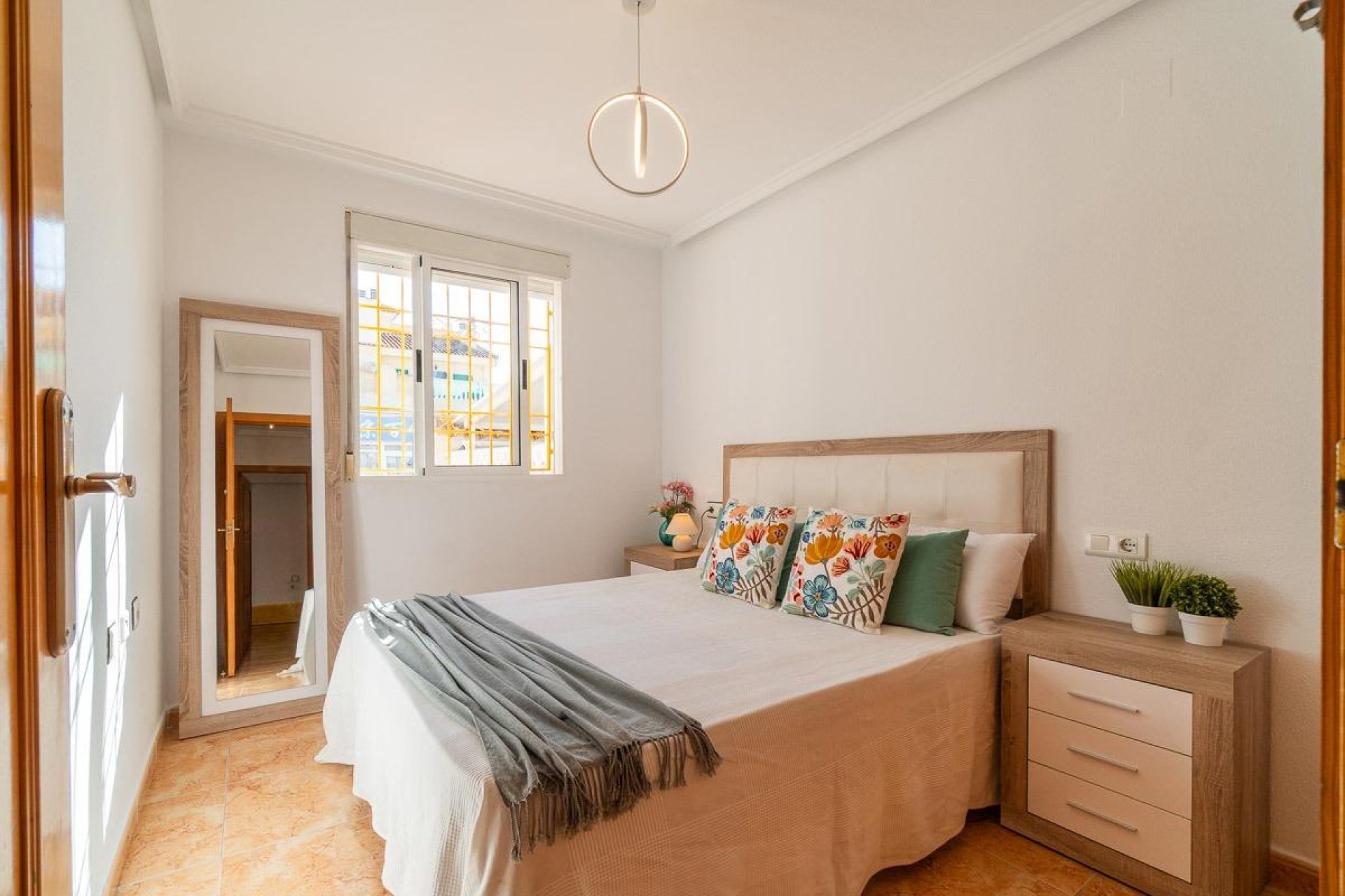 Resale - Villa * - Torrevieja - El Limonar *