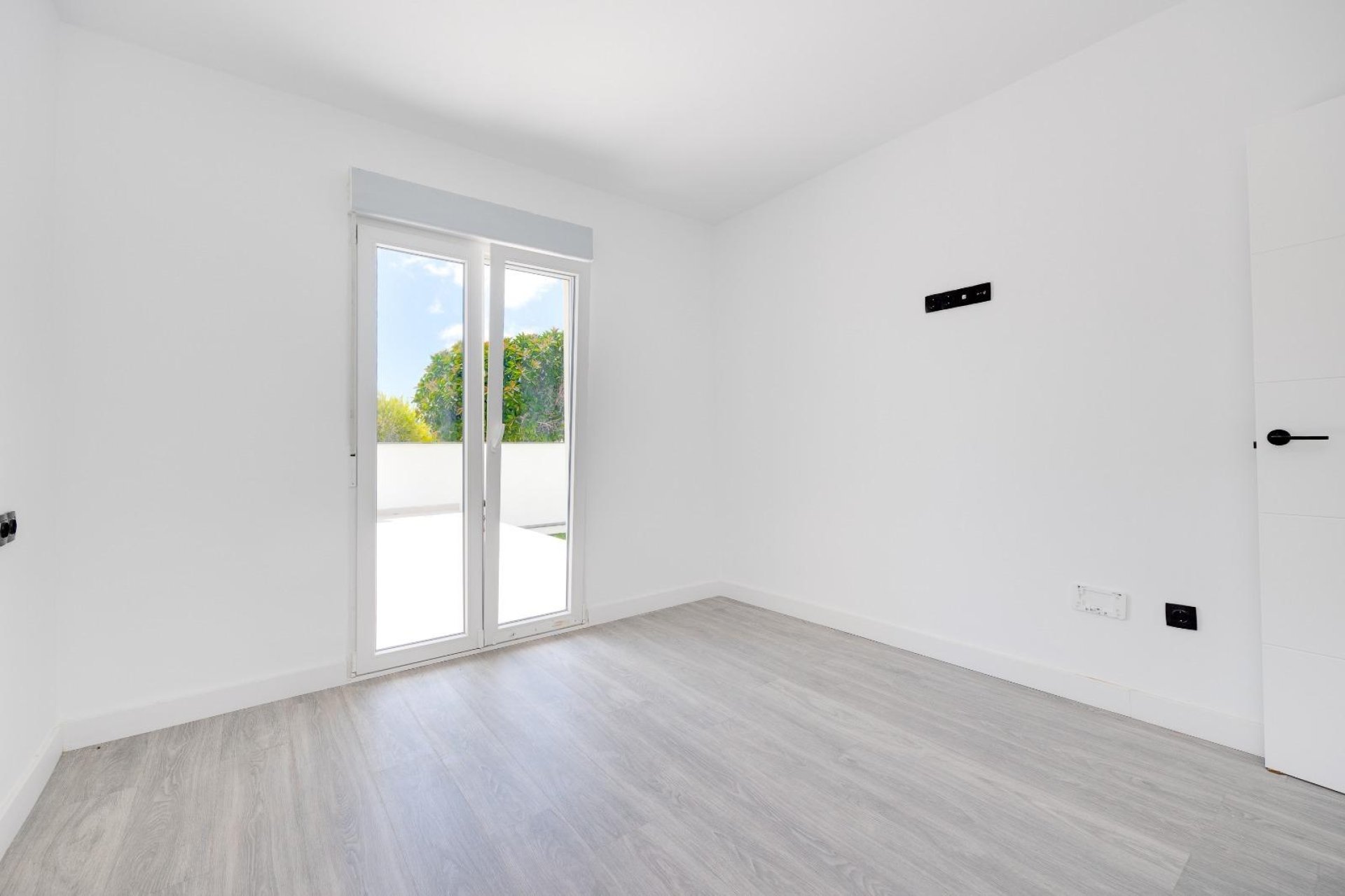 Resale - Villa * - Torrevieja * - El Limonar *