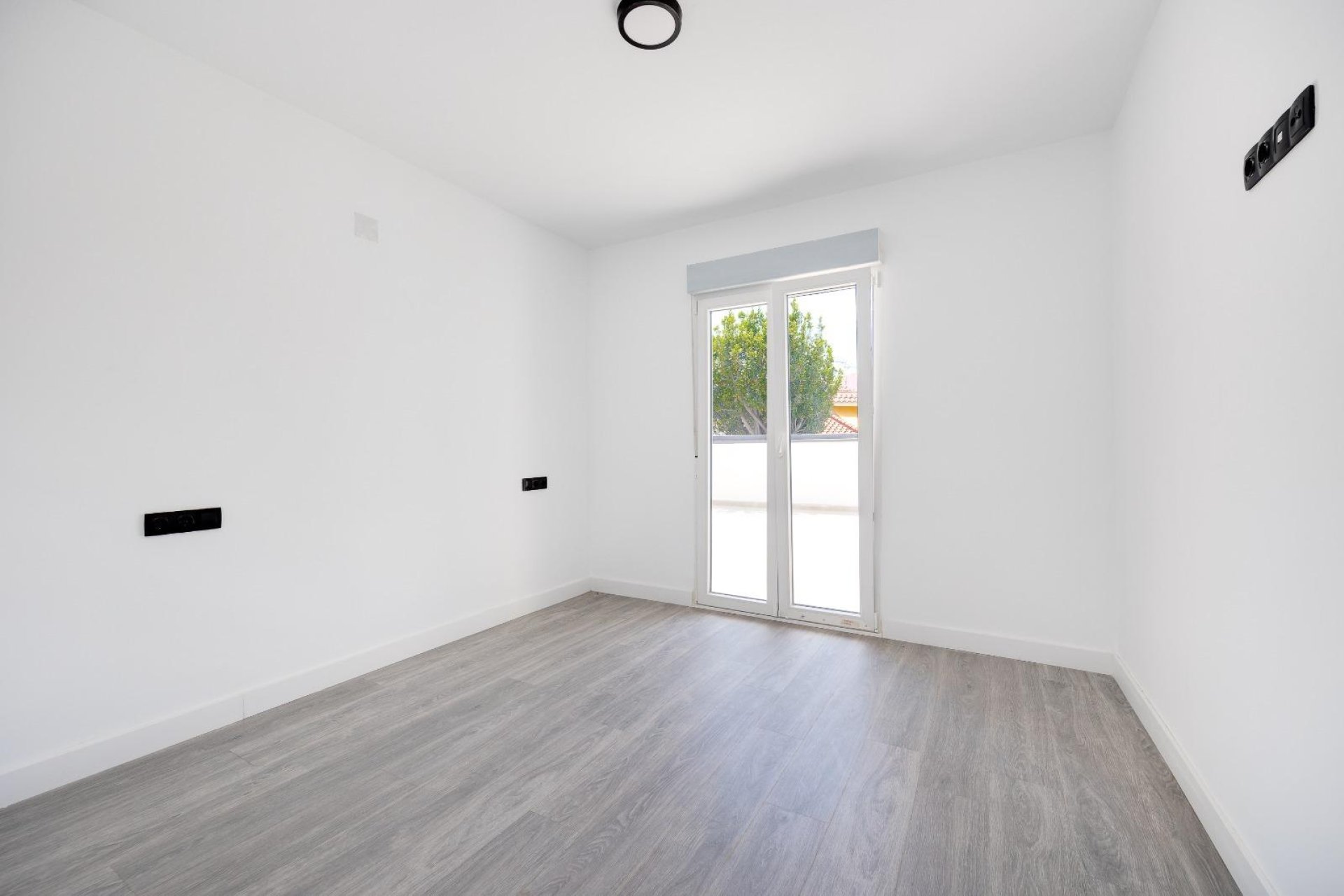 Resale - Villa * - Torrevieja * - El Limonar *