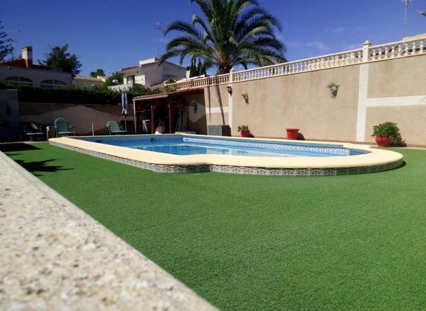 Resale - Villa - Torrevieja - Eliseos playa