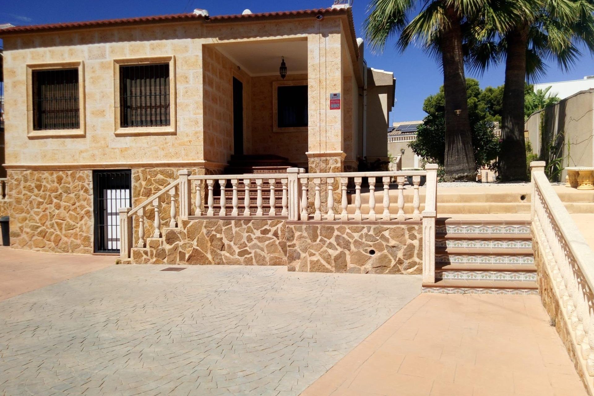 Resale - Villa - Torrevieja - Eliseos playa