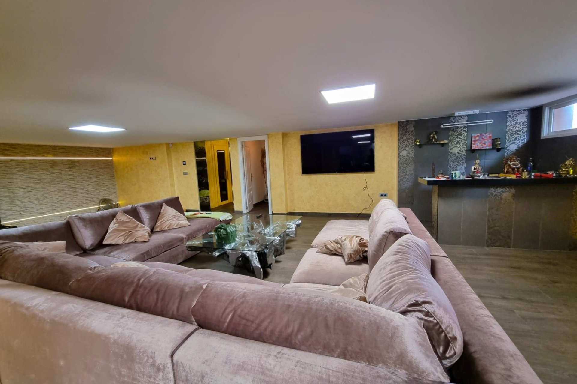 Resale - Villa * - Torrevieja - La Mata *