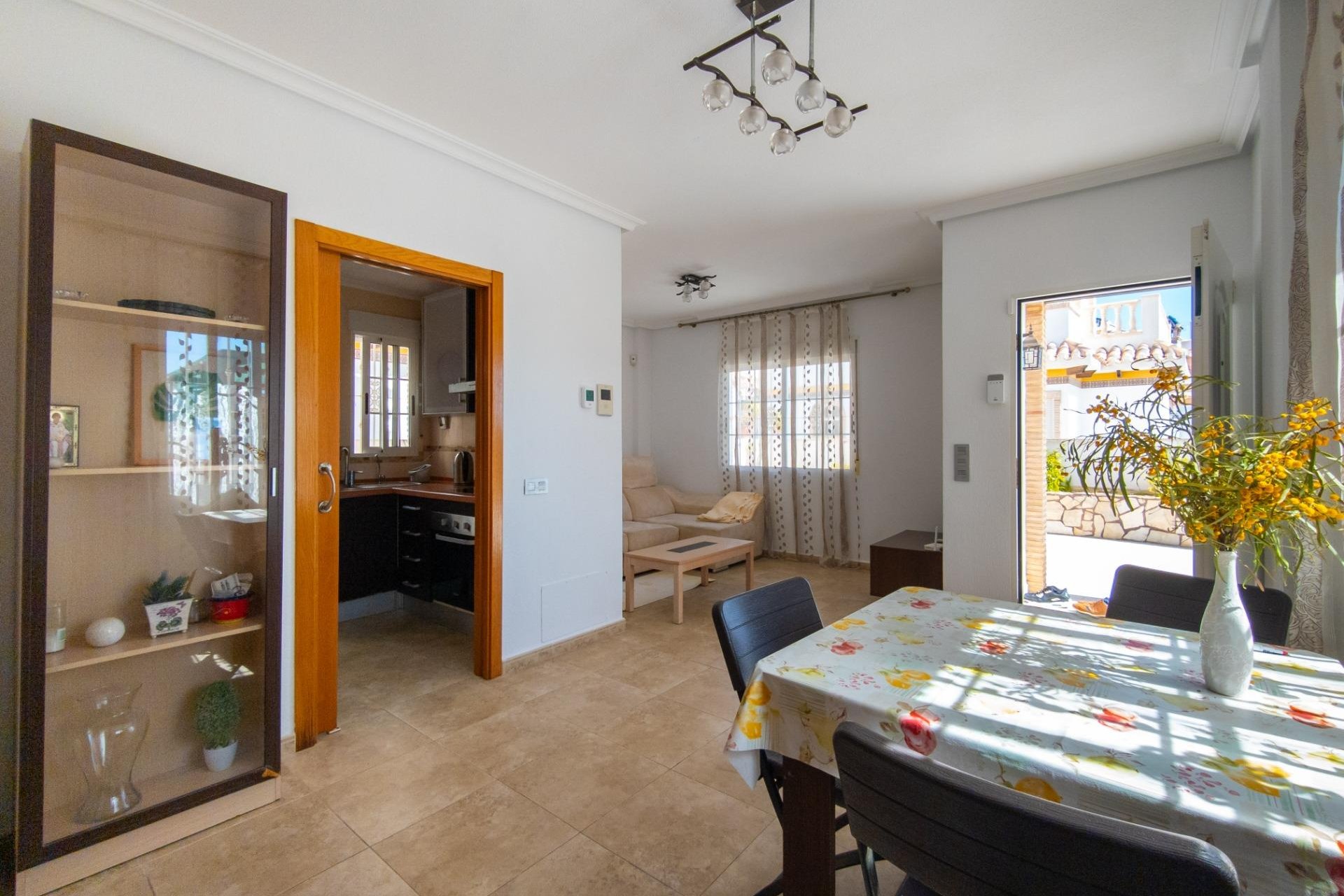 Resale - Villa * - Torrevieja - La Mata *
