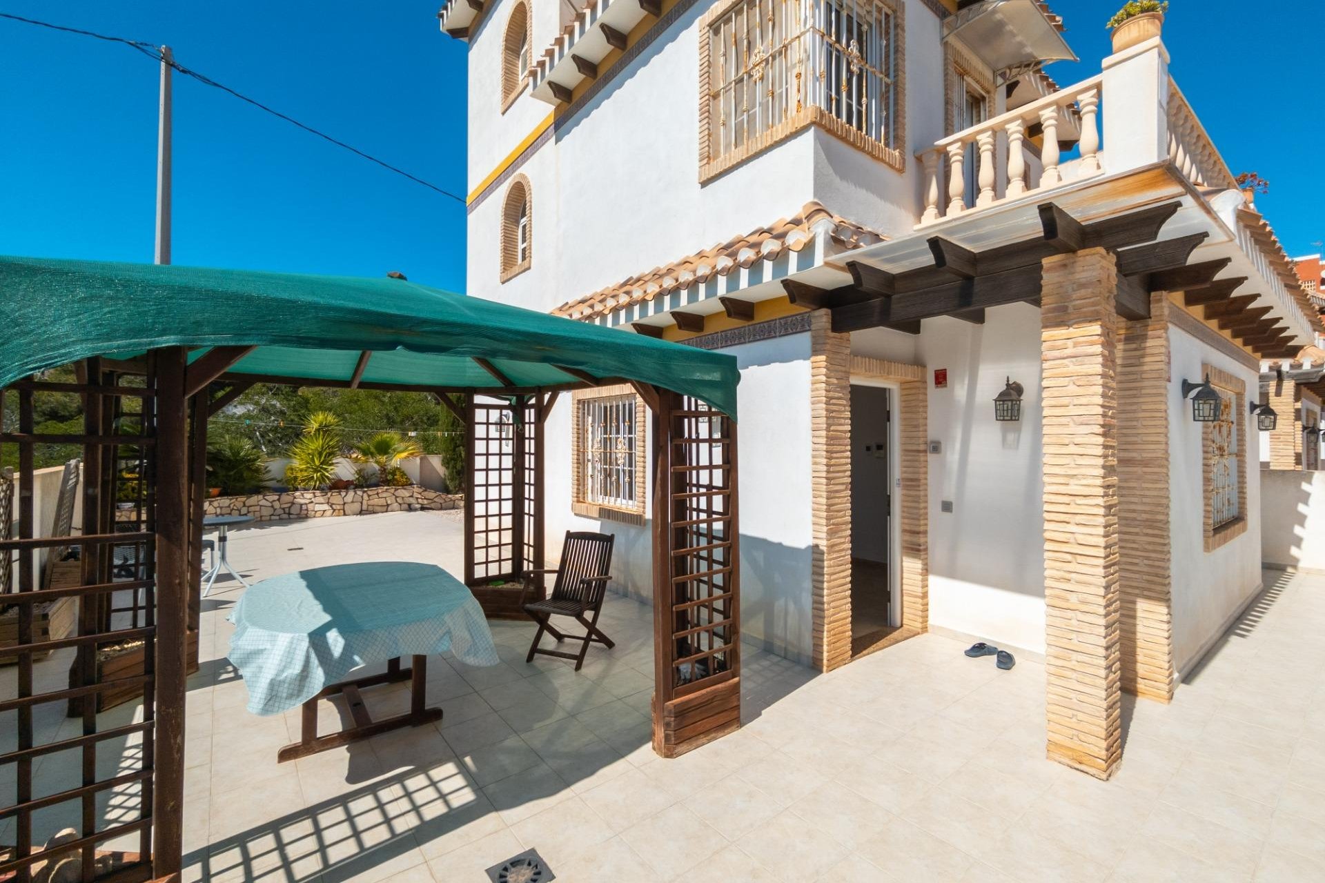 Resale - Villa * - Torrevieja - La Mata *