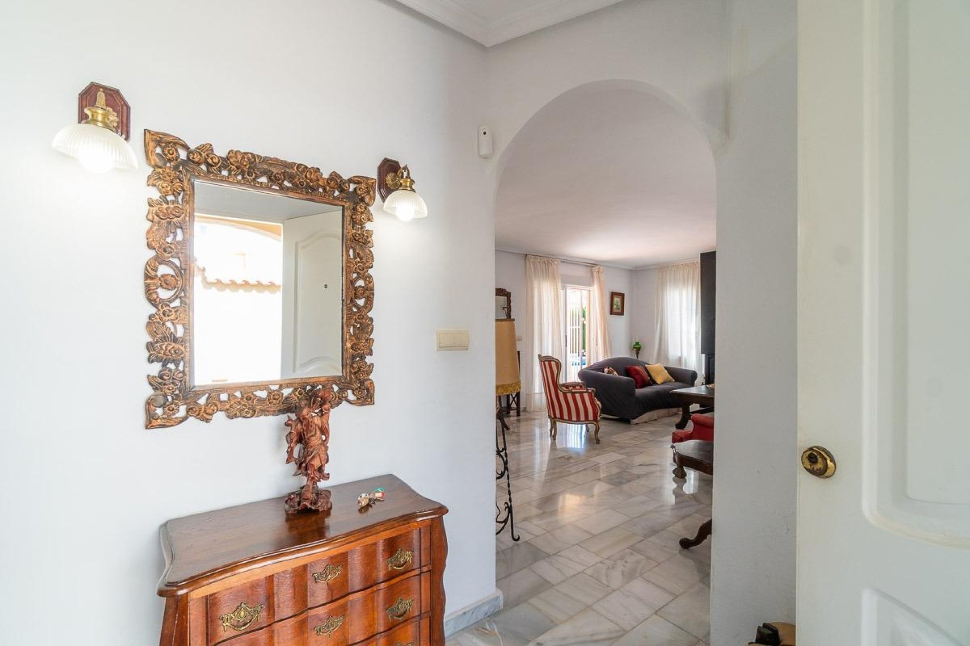 Resale - Villa * - Torrevieja * - La Mata *