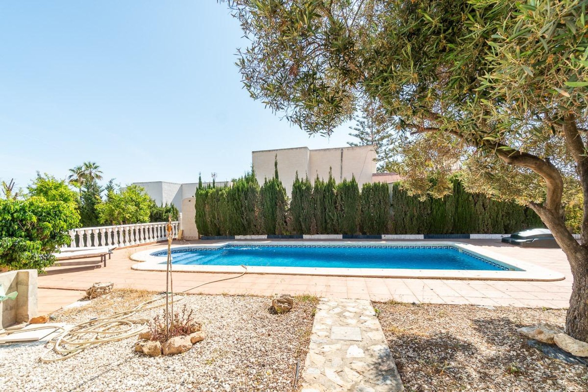 Resale - Villa * - Torrevieja * - La Mata *