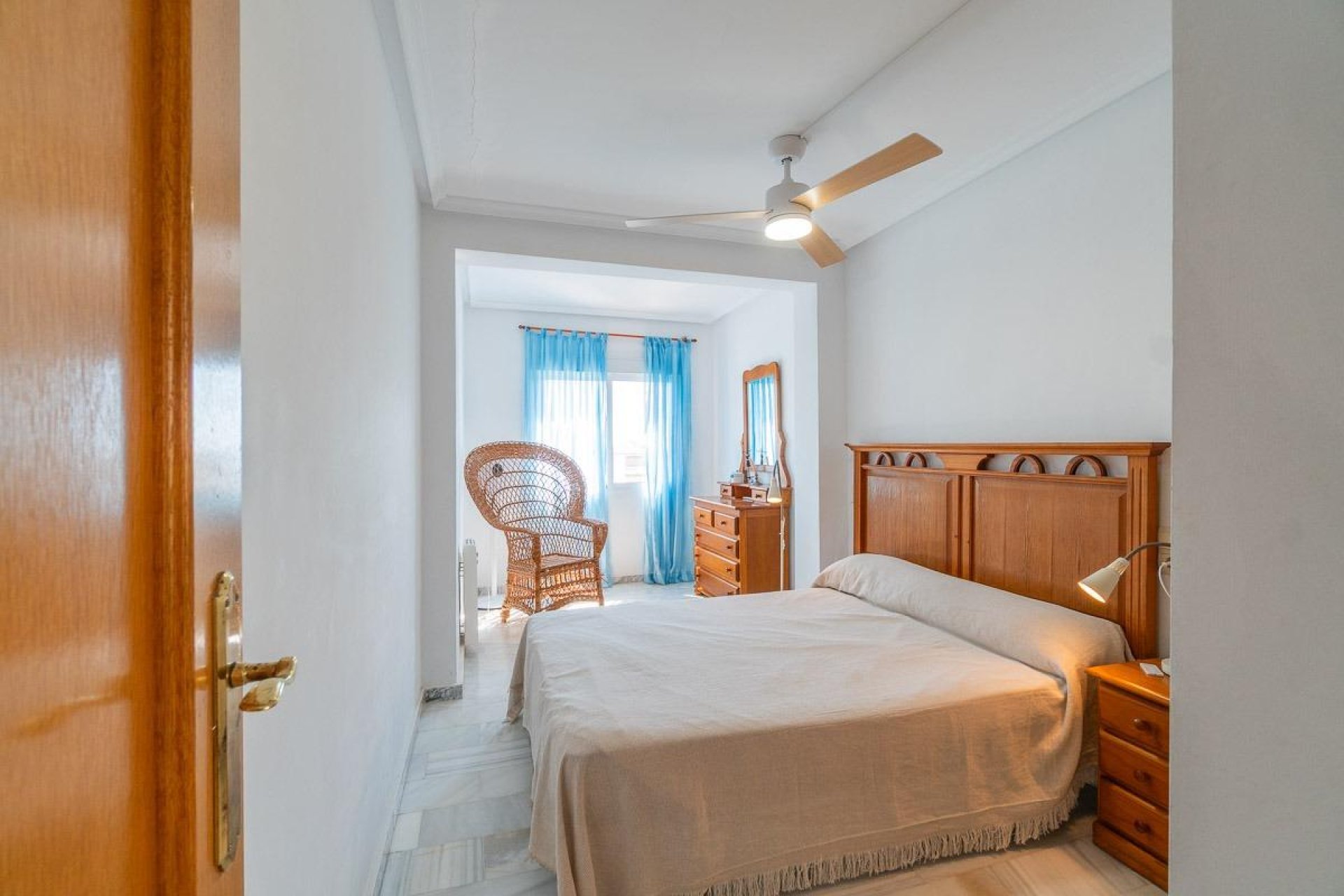 Resale - Villa * - Torrevieja * - La Mata *