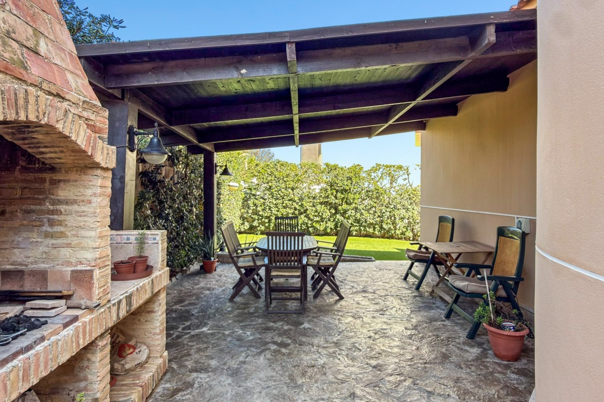 Resale - Villa * - Torrevieja * - La Mata *