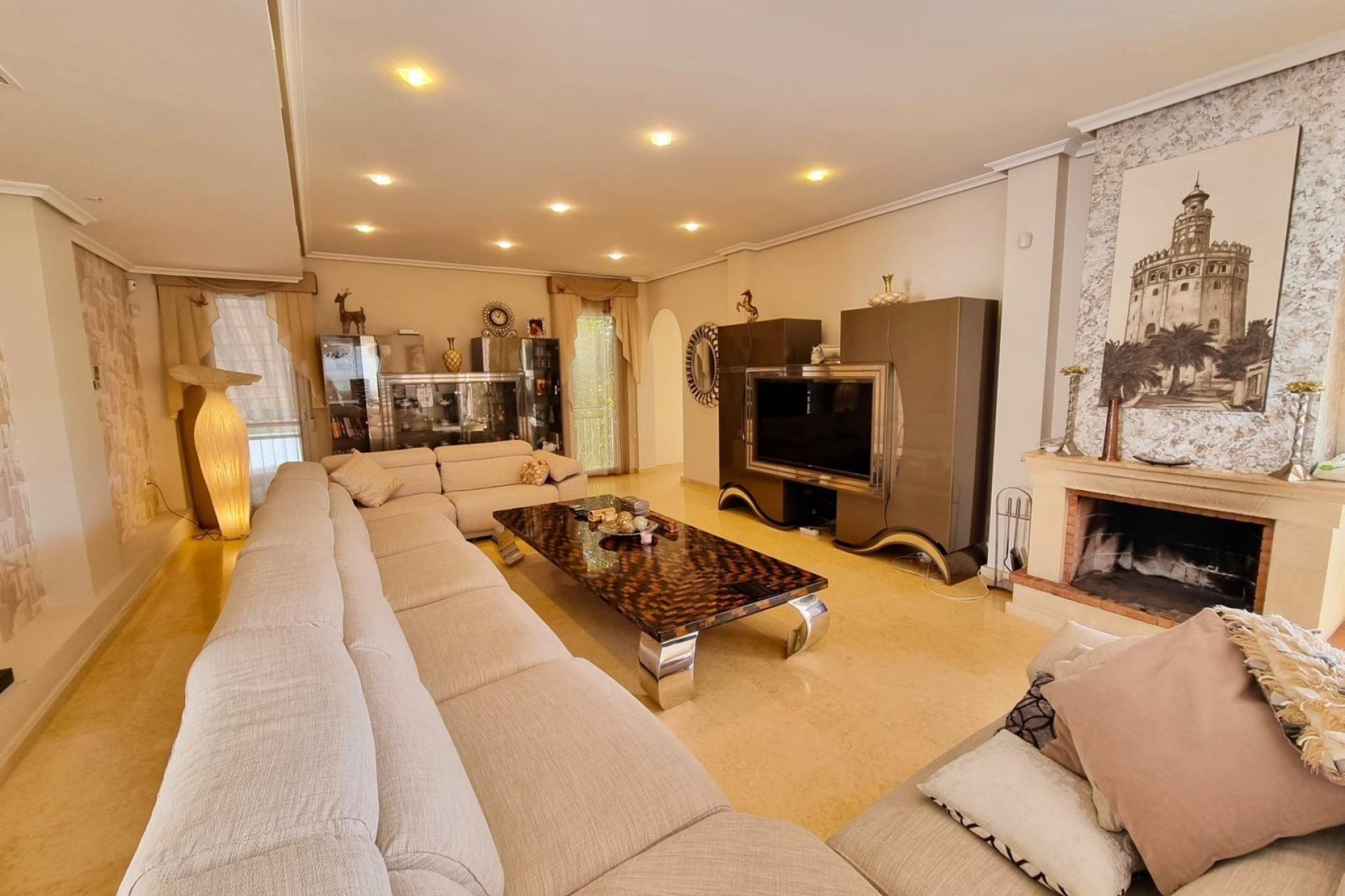 Resale - Villa * - Torrevieja * - La Mata *