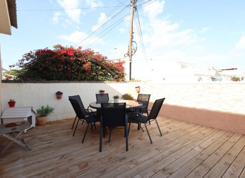 Resale - Villa - Torrevieja - La Siesta - El Salado - Torreta