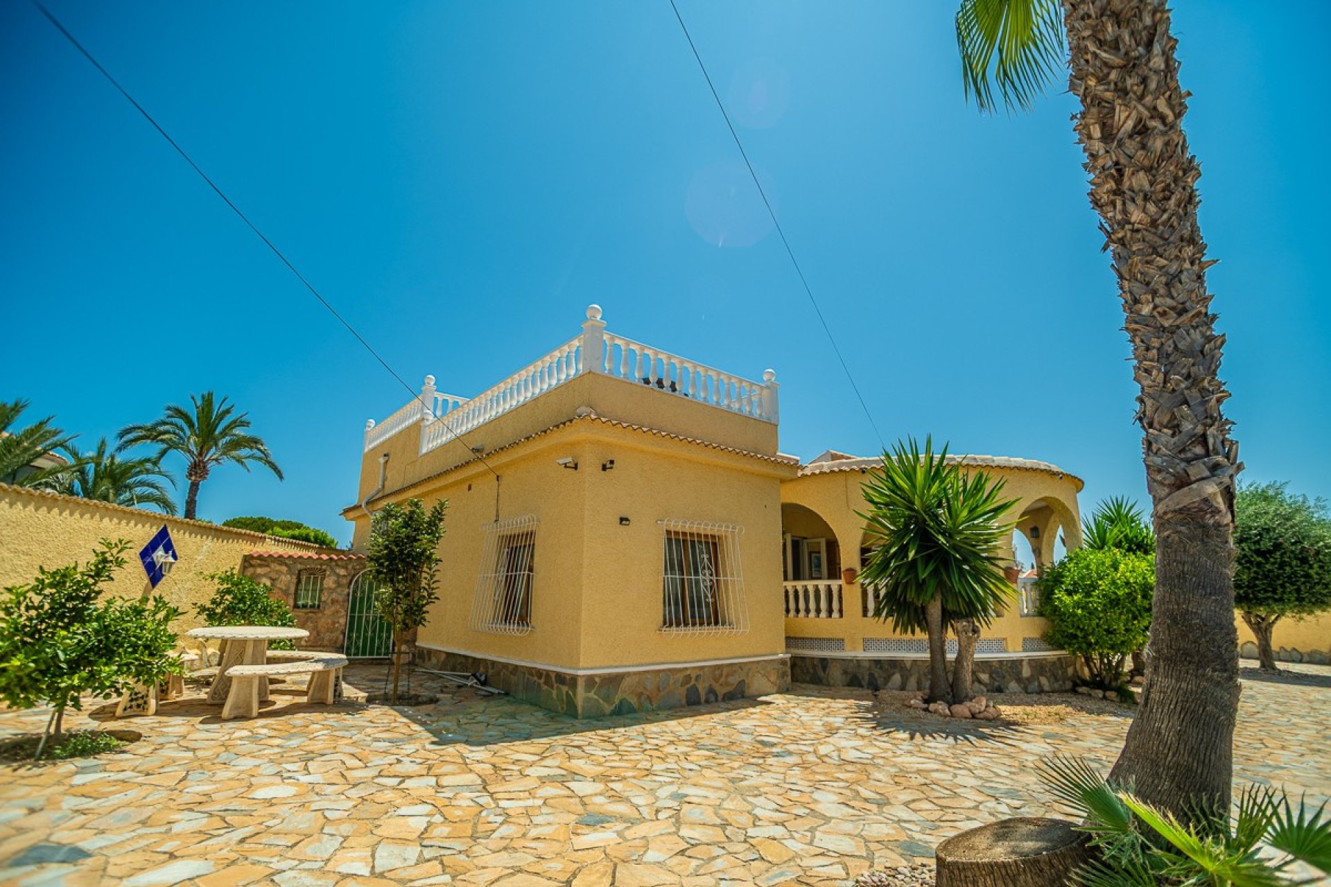 Resale - Villa * - Torrevieja - La Siesta *