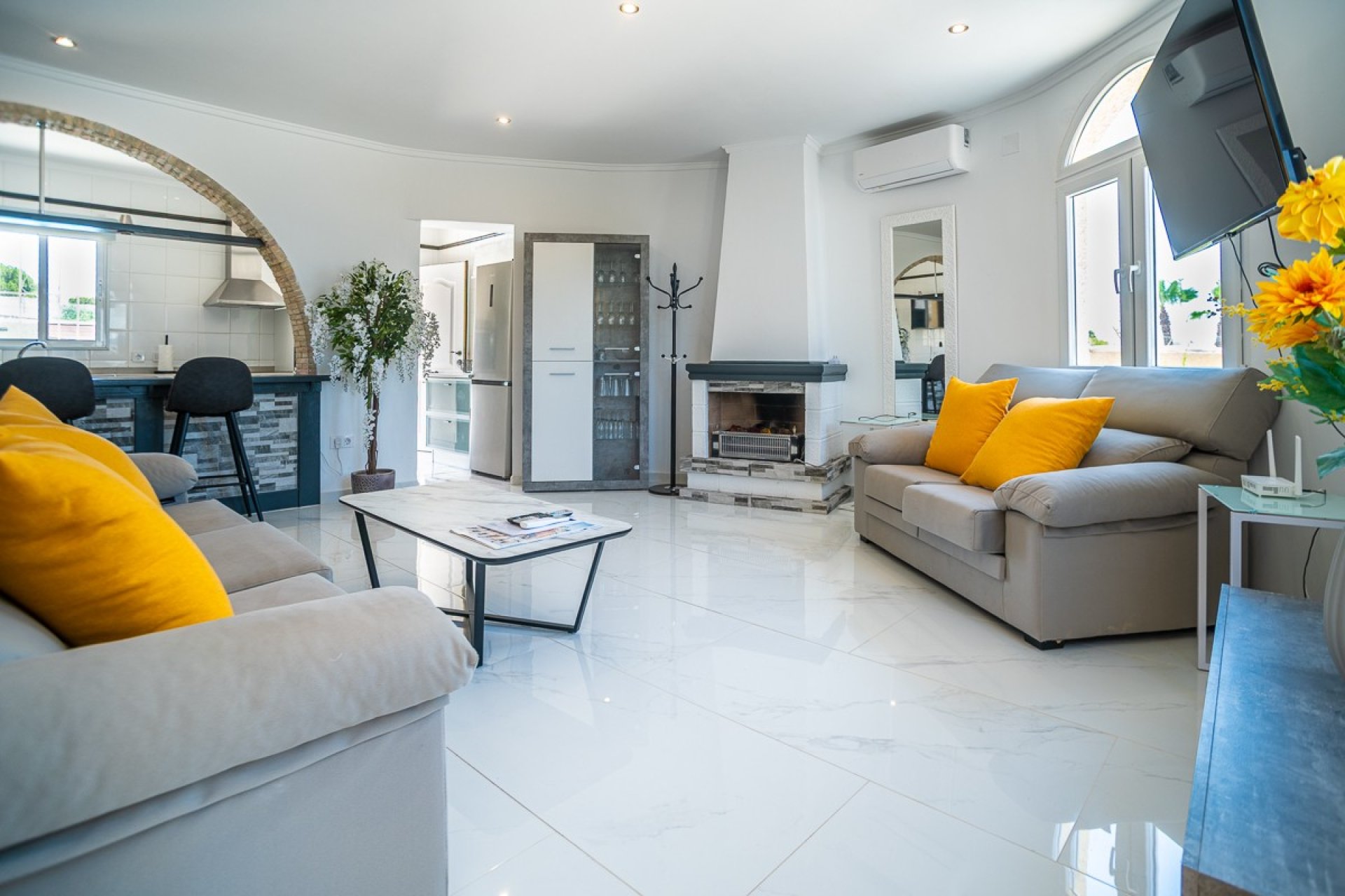 Resale - Villa * - Torrevieja - La Siesta *